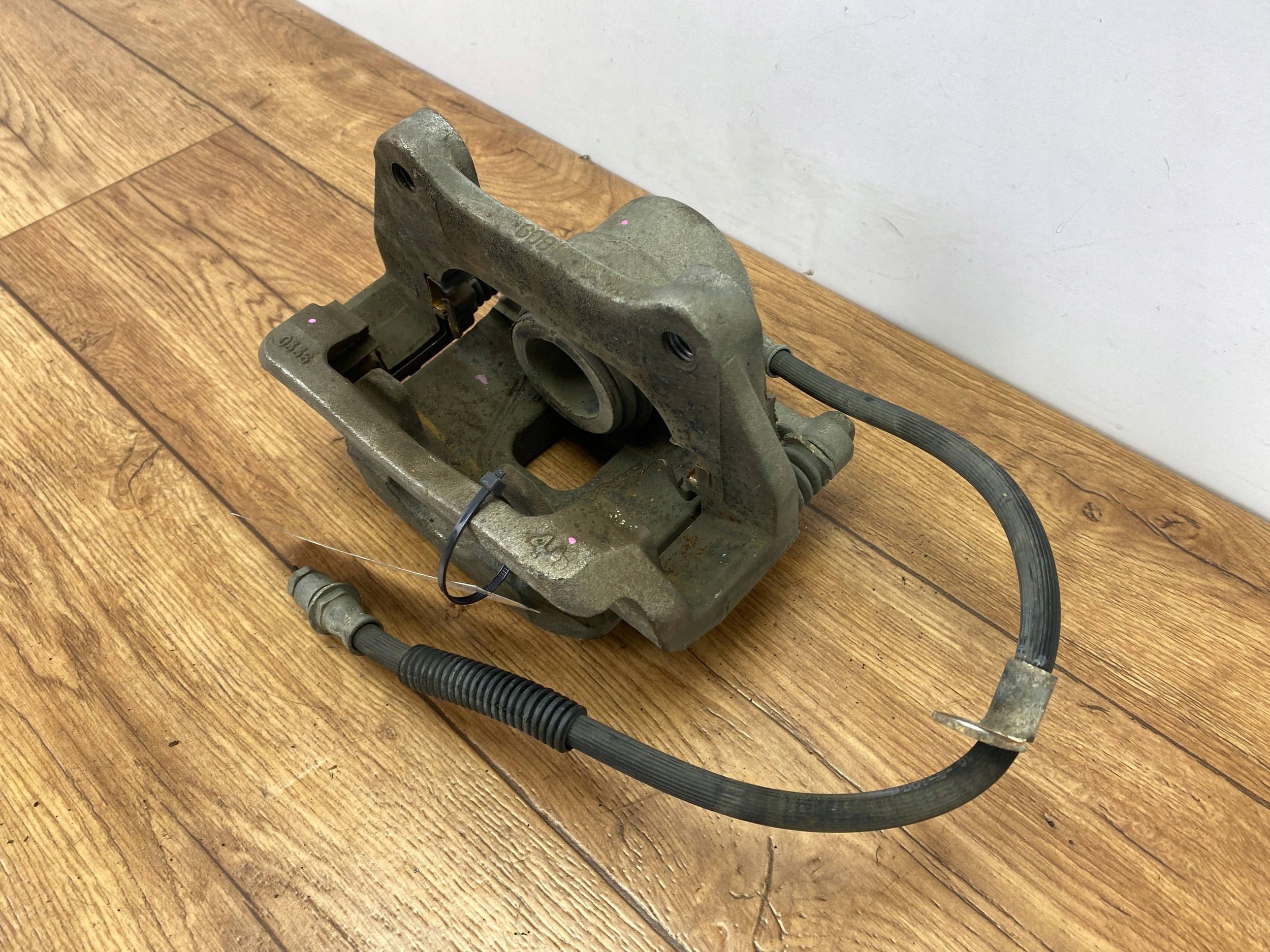 caliper brake front left Chevrolet Camaro 2016
