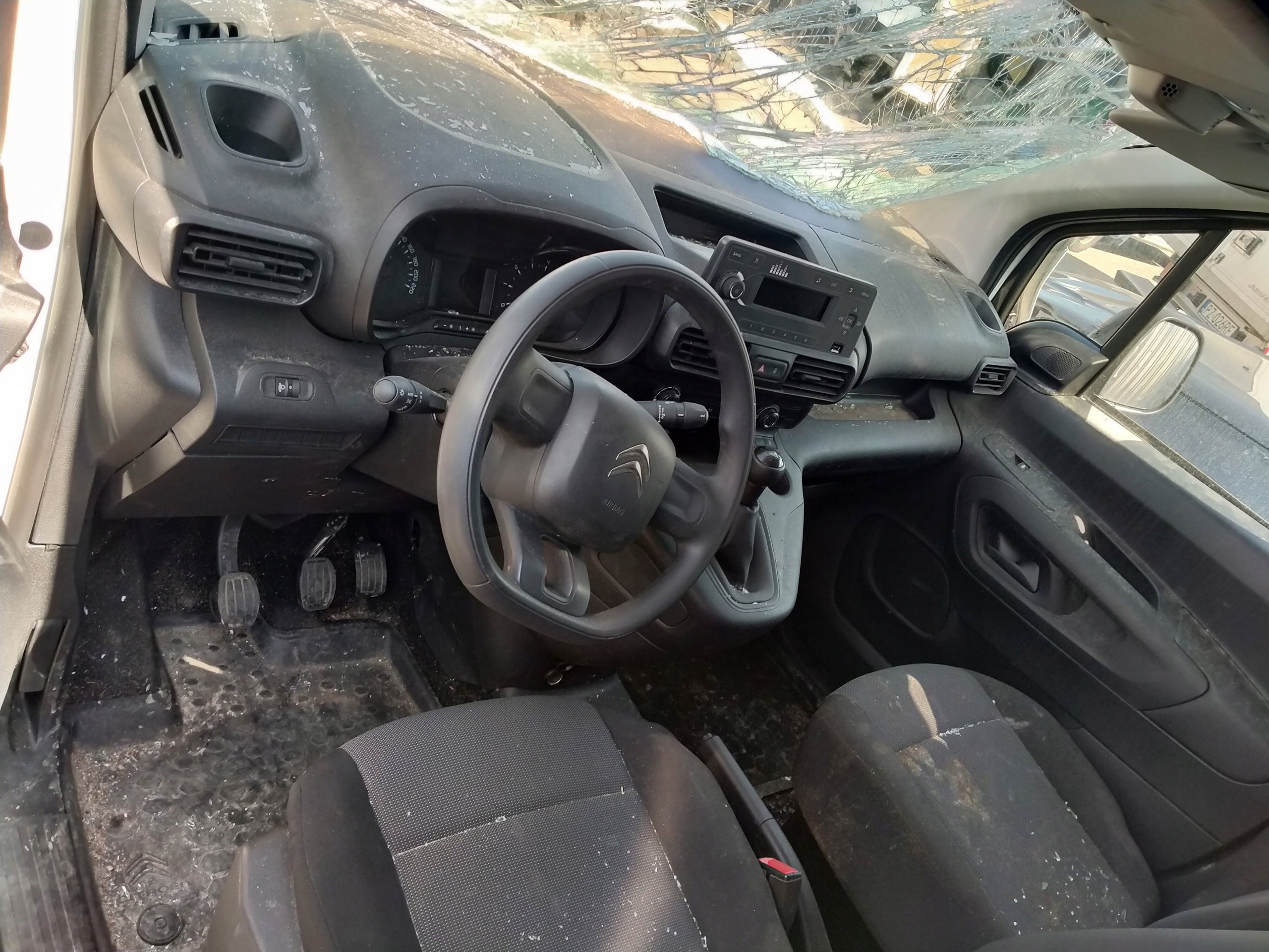 PARTNER BERLINGO IV RIFTER PRZEKŁADKA DESKA KONSOLA