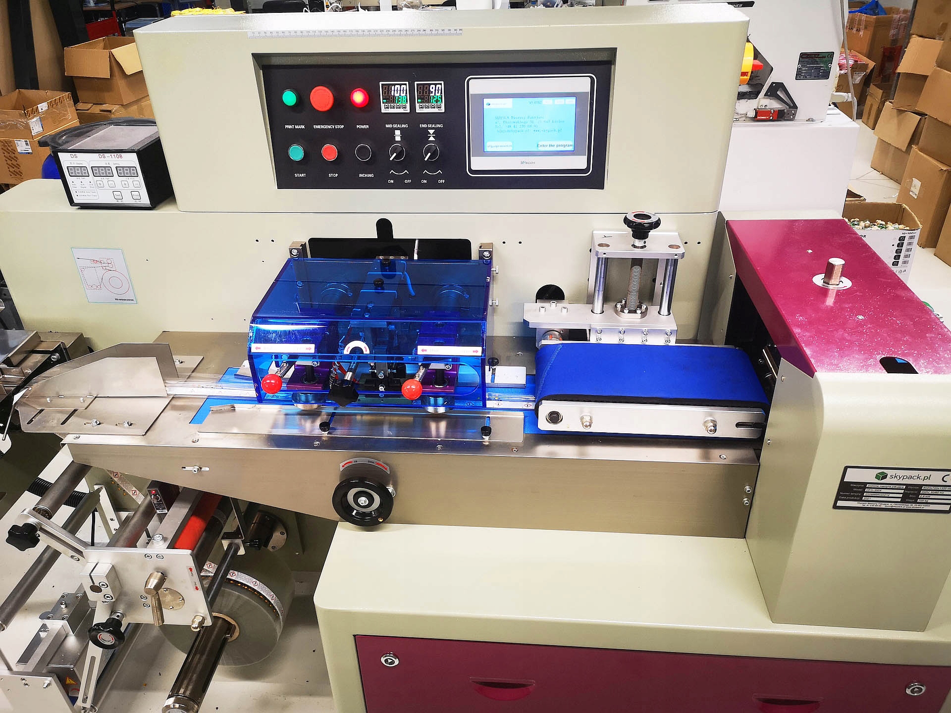 MASZYNA PAKUJĄCA, DOLNY PODAJNIK FLOW-PACK DFD-600