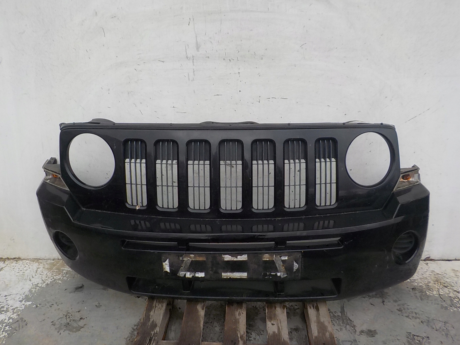 476 JEEP PATRIOT bumper front front