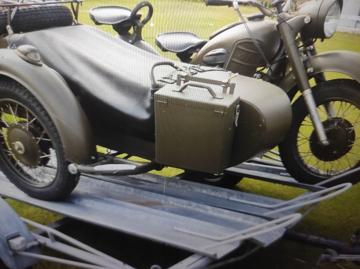 FARBA KHAKI 3,5L DKW BMW K-750 M-72+ROZCIEŃCZALNIK Numer katalogowy części 487123