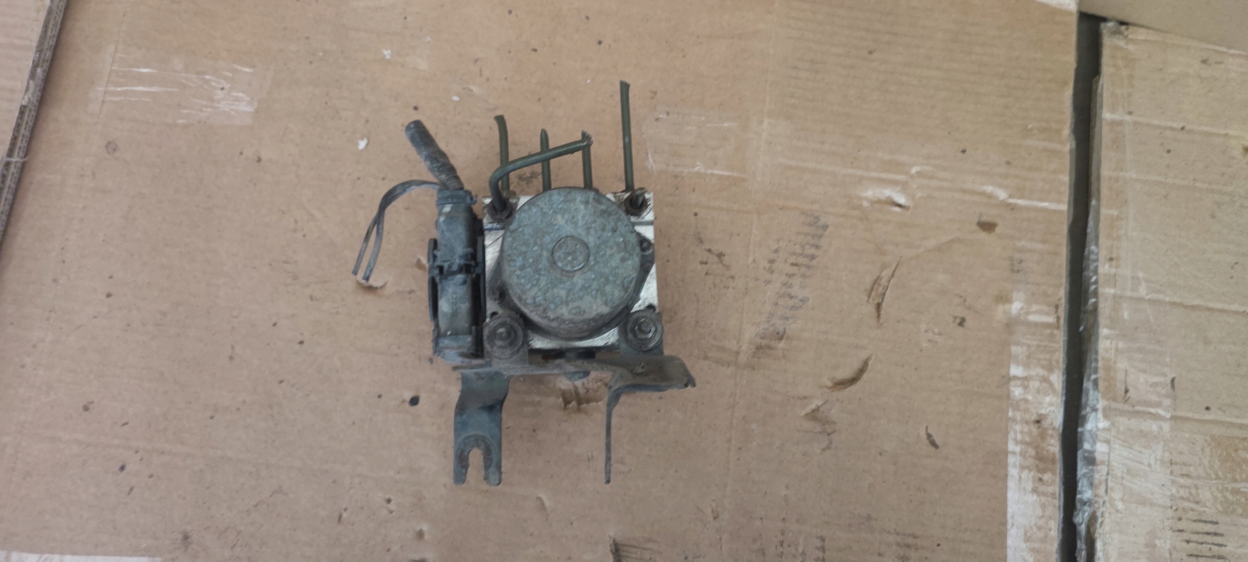 NISSAN MICRA K12 brake booster ABS control unit