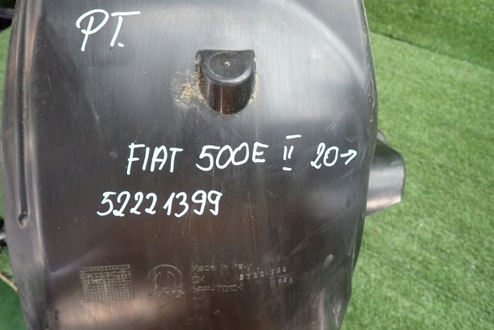 FIAT 500E II 20- mudguard right rear. rear part