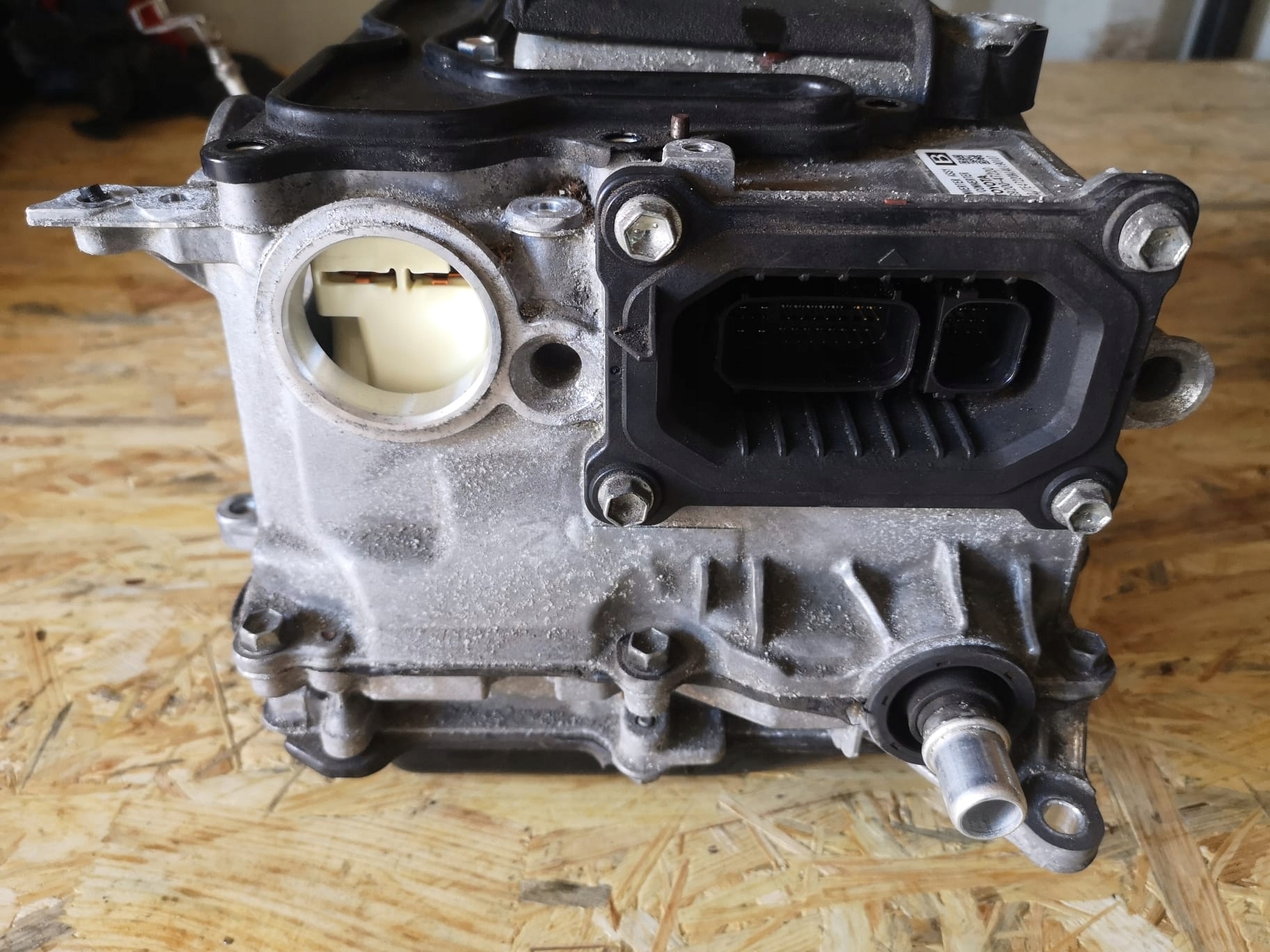 TOYOTA PRIUS PLUS INVERTER CONVERTER G9200-47220 Typ samochodu Samochody osobowe