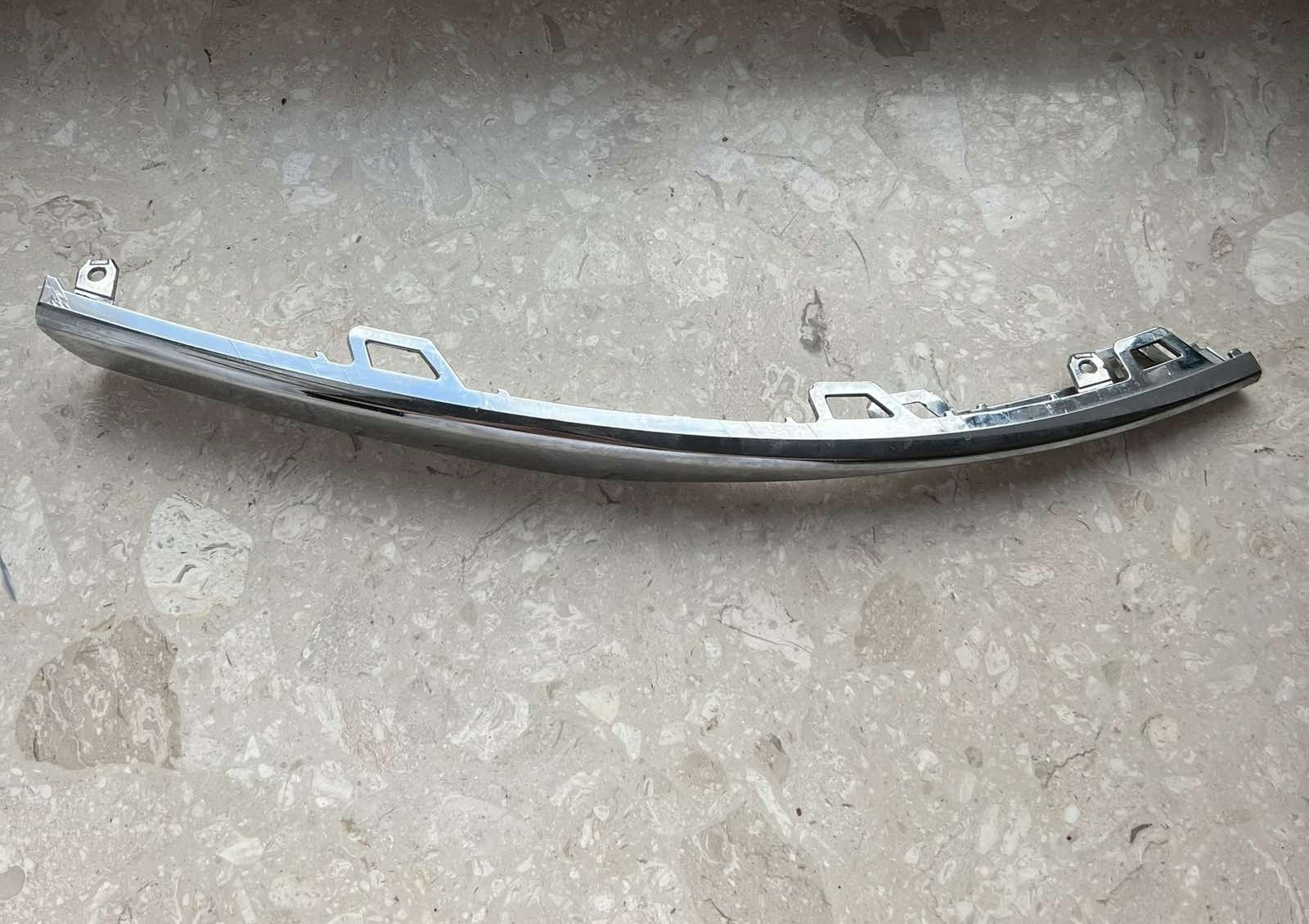VW Golf VIII lišta nárazníku CHROM předek levá 5H0853711A