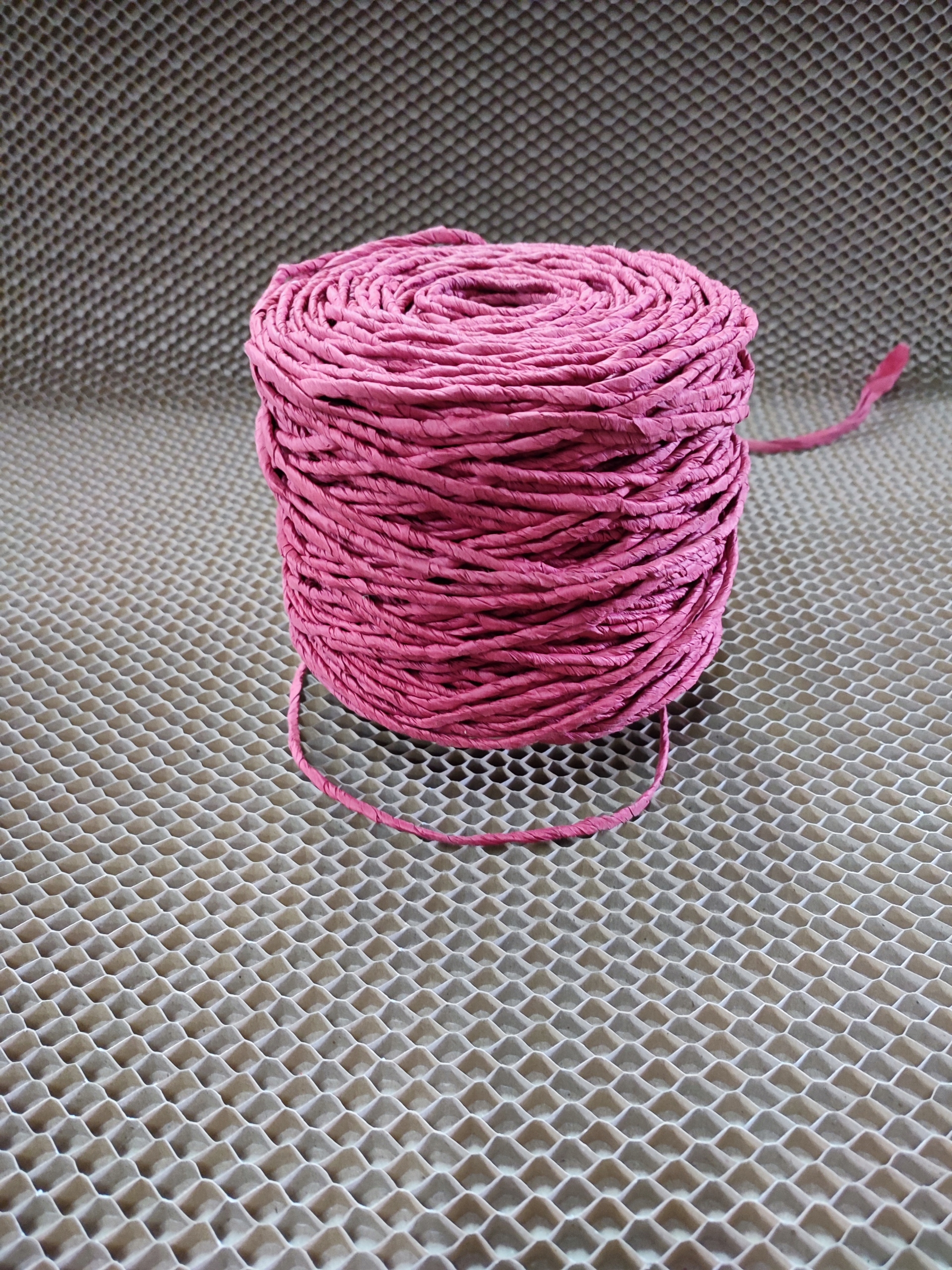 sznurek papierowy kolor czerwony 6 mm. 250 mb eco
