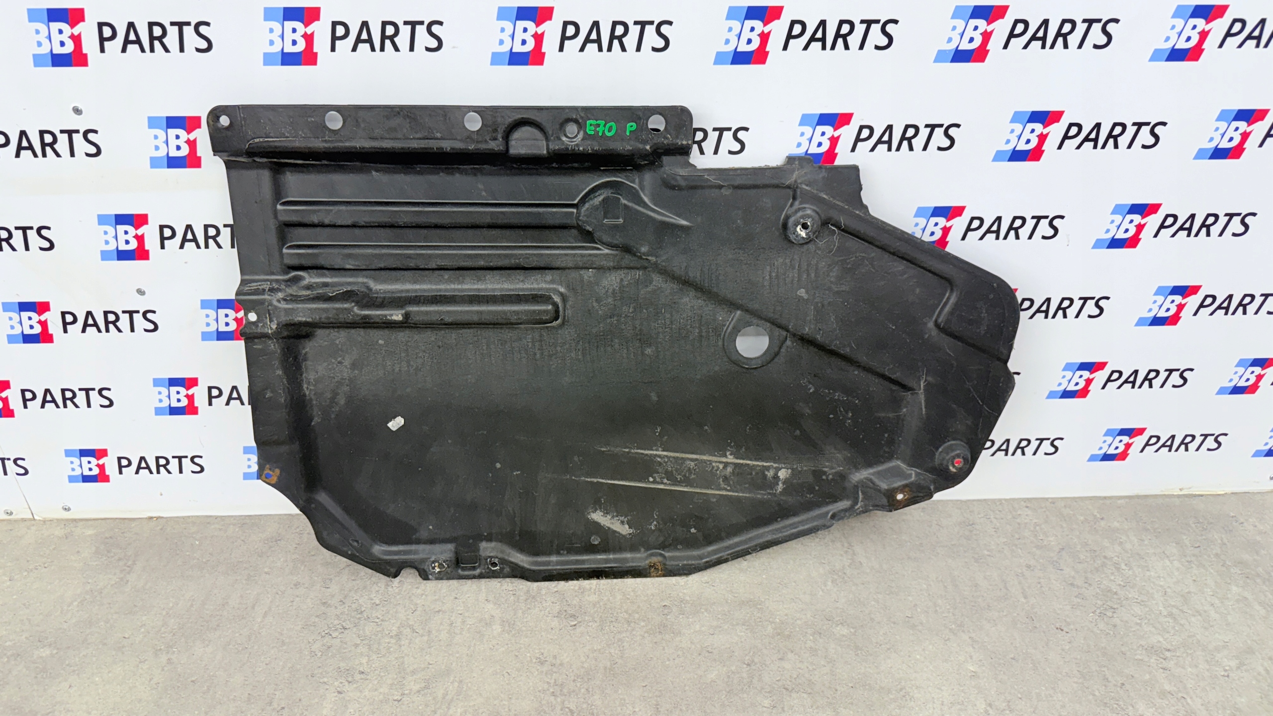 BMW E70 E71 X5 X6 cover cover chassis right 7158406