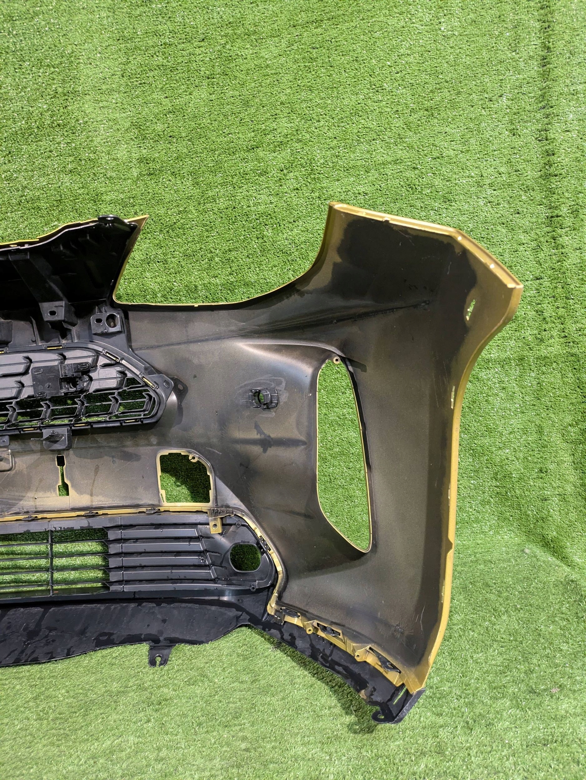 Frontstoßstange vorne TOYOTA YARIS CROSS 20- NR.8166