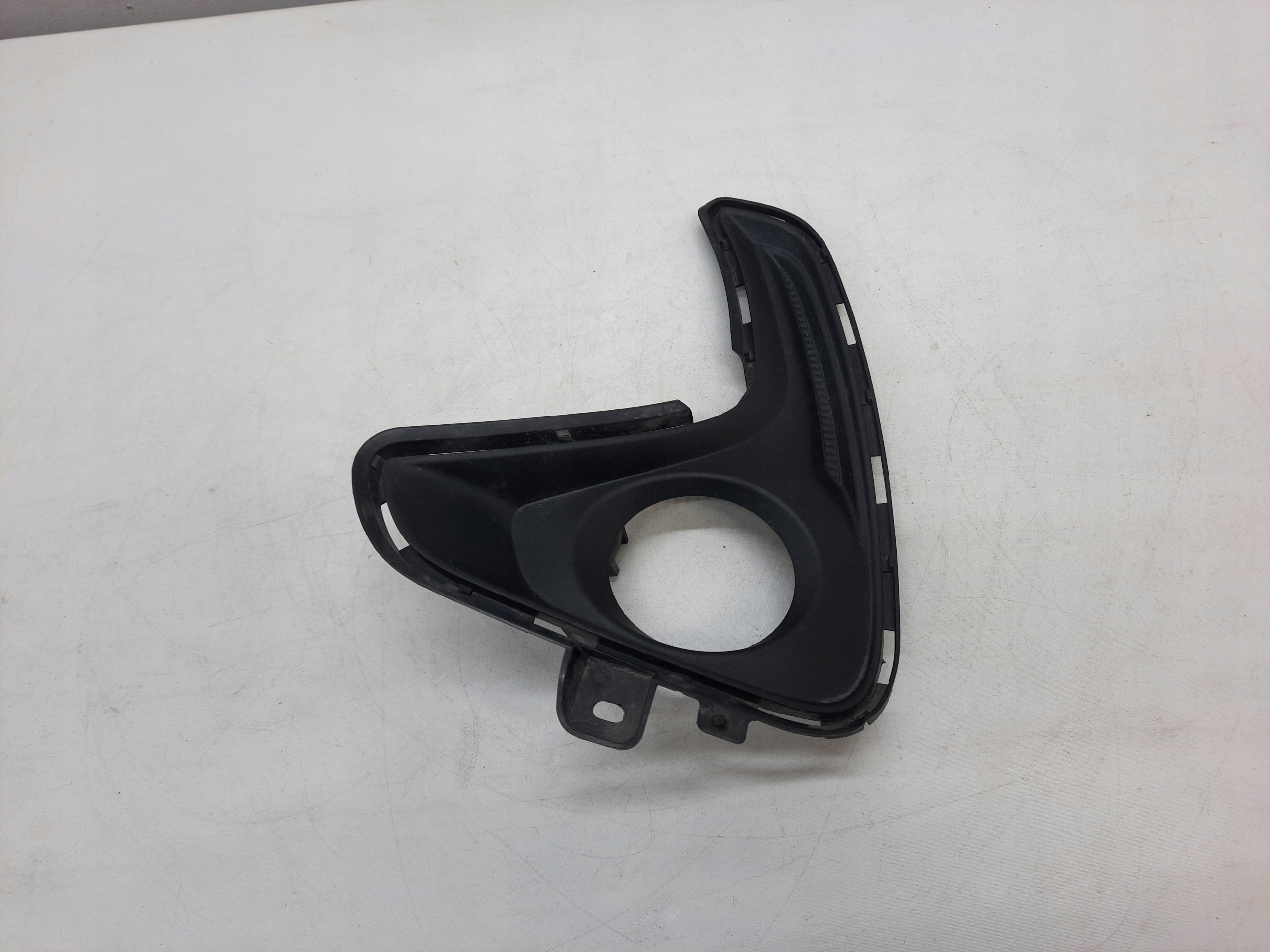 TOYOTA YARIS 4 IV 20- grid of a bumper left front original