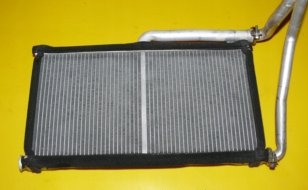 ohřívač vody RURKI AUDI A6 C6 2004-2008r. EUROPA