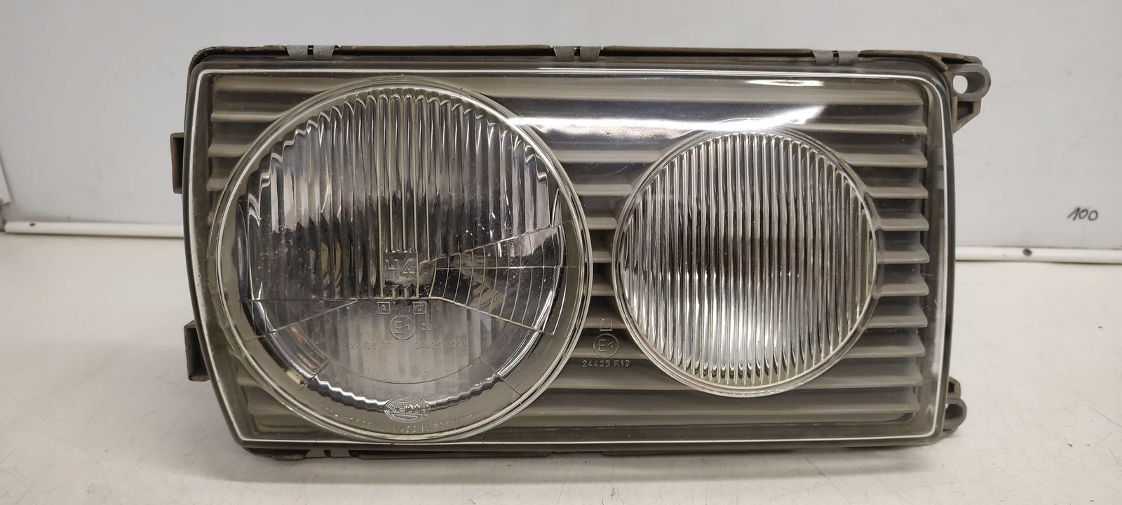 light front front right Mercedes W123
