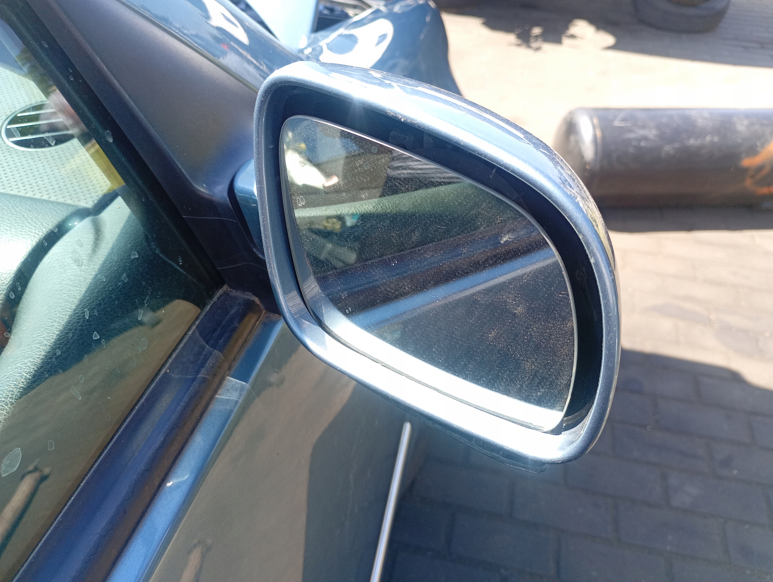 mirror right electrics VW Bora 98-05 kod lakieru LB5X
