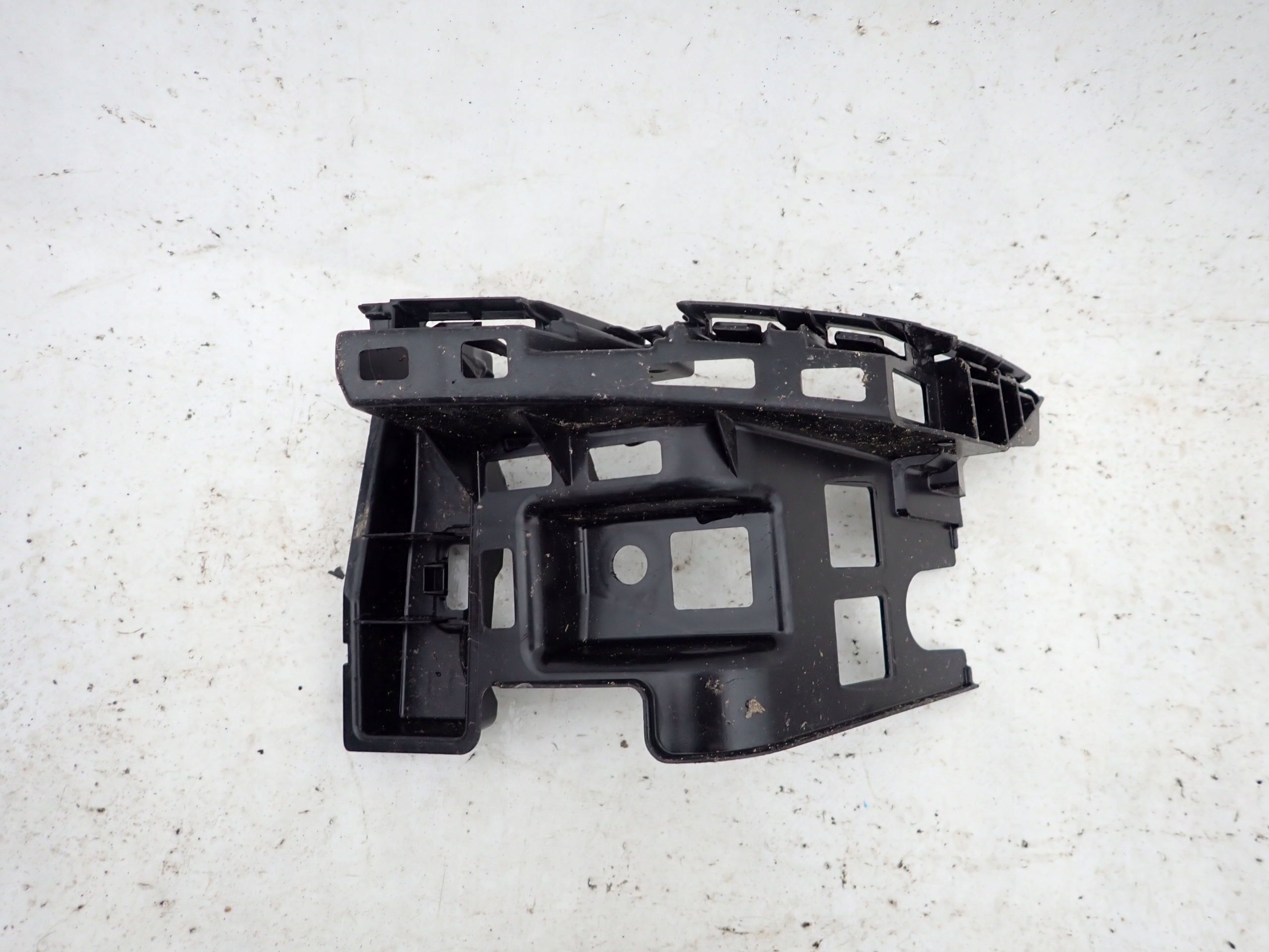 VW TIGUAN 5TA III bumper bracket right front