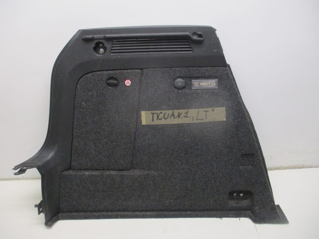 TAPICERKA BAGAŻNIKA LEWY TYŁ VW TIGUAN I