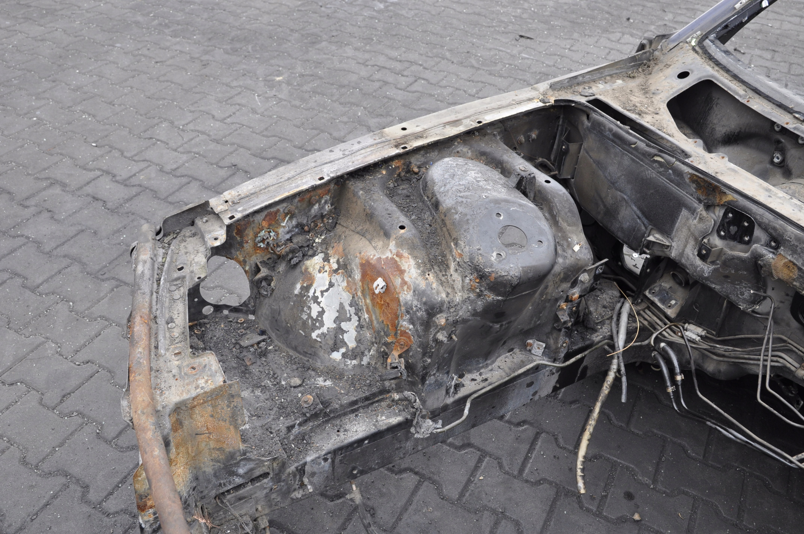 BENTLEY ARNAGE DRUGI LIFT ĆWIARTKA PODŁUŻNICA PRAWA PRZÓD Typ samochodu Samochody osobowe