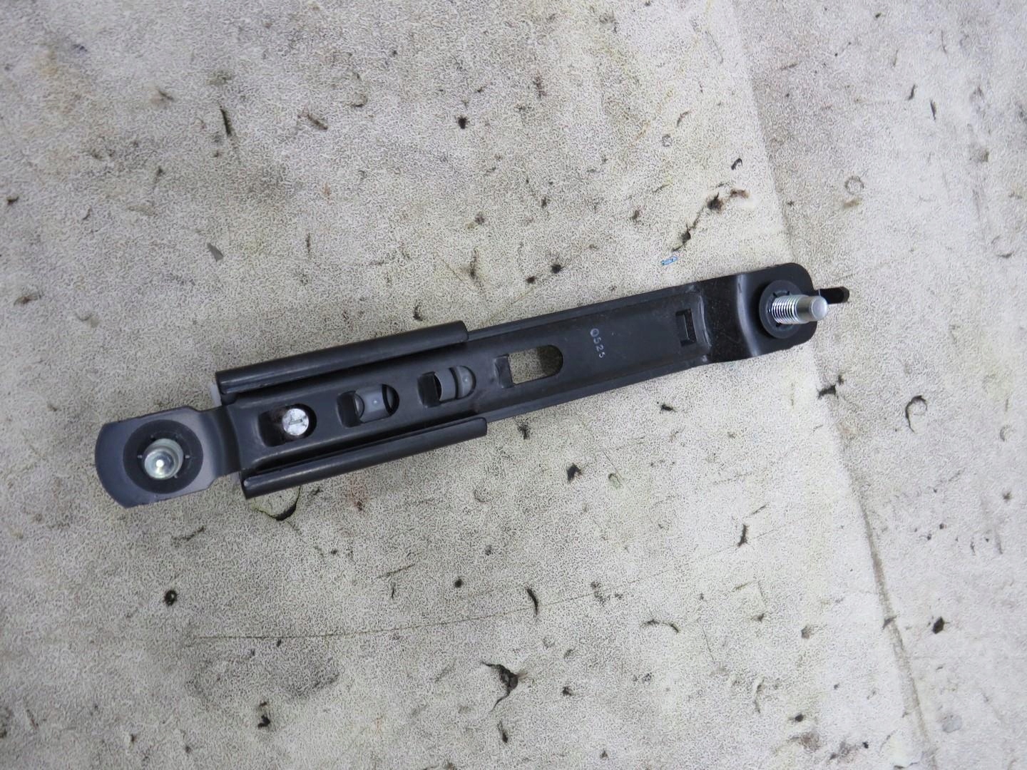 REGULACJA WYSOKOŚCI PASA ASX Producent części Mitsubishi OE