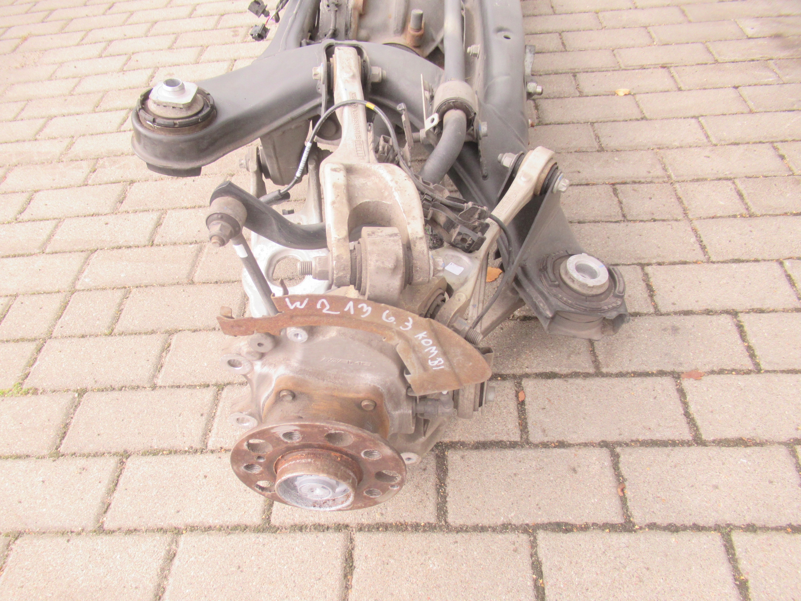 ZAWIESZENIE ZWROTNICA TYL PRAWE PRAWA LEWA LEWE W213 6.3 A2133500311 Wersja Europejska