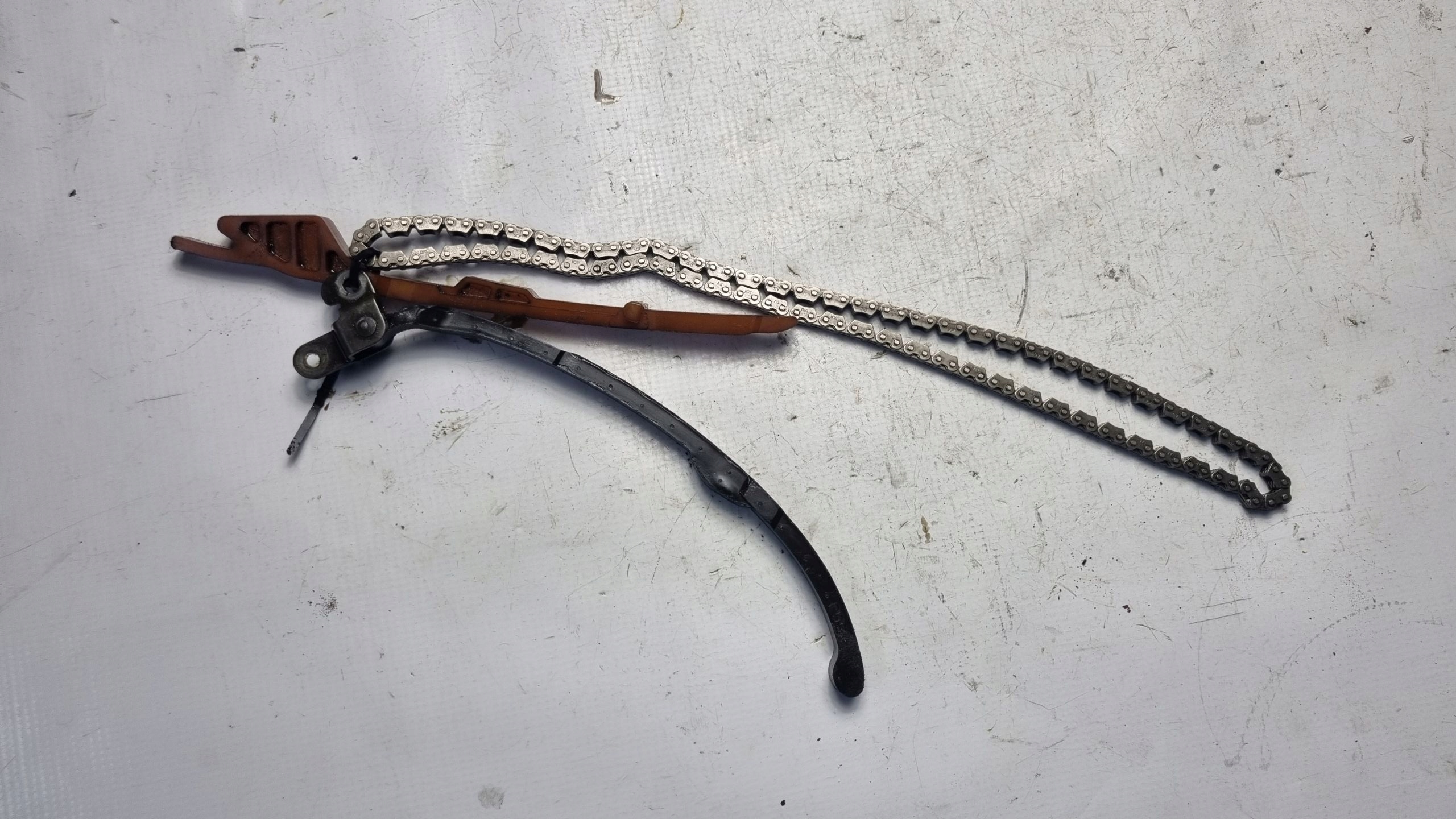 СКОЛЬЗЯЩАЯ НАПРАВЛЯЮЩАЯ ЦЕПЬ YAMAHA T-MAX 500