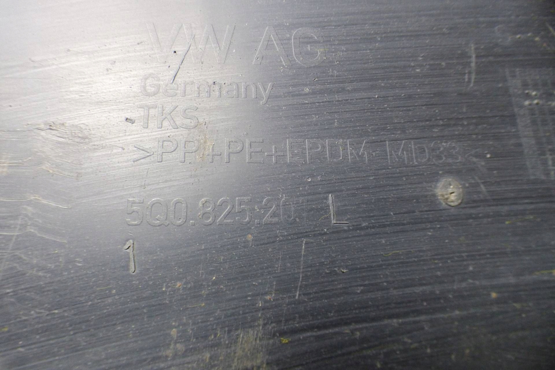 Volkswagen Golf VII cover chassis left 5Q0825201L original st.BDB