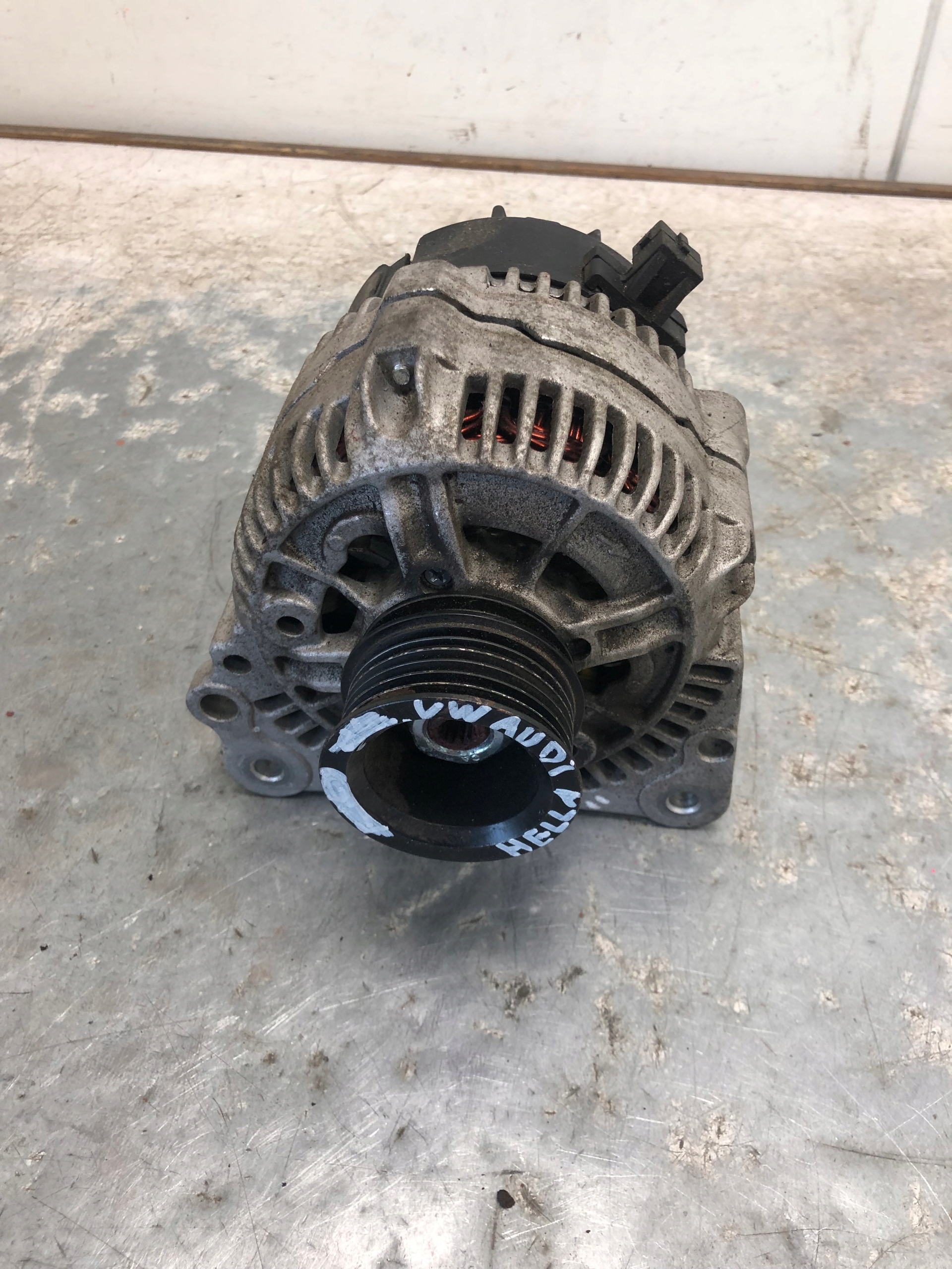 alternator HELLA VW AUDI 8EL012427