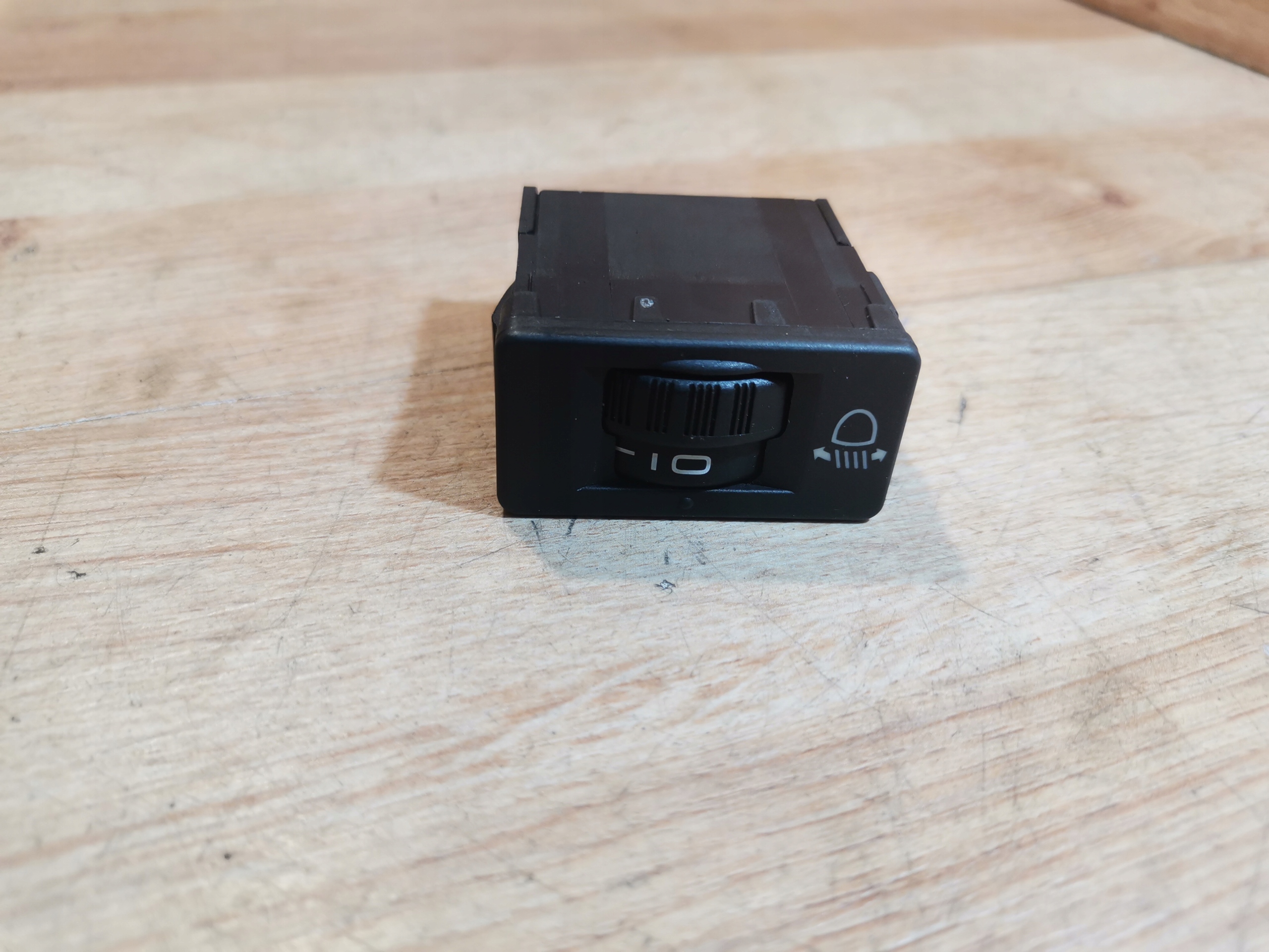 REGULACJA Livello luci CITROEN C4 CACTUS 14- 9801662777