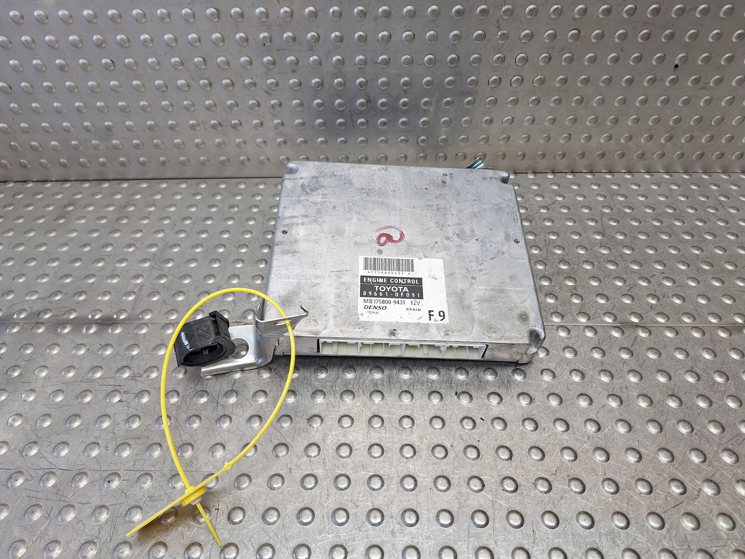 control unit computer of the engine 89661-0F091 TOYOTA COROLLA VERSO 2 II 2.2 D-CAT