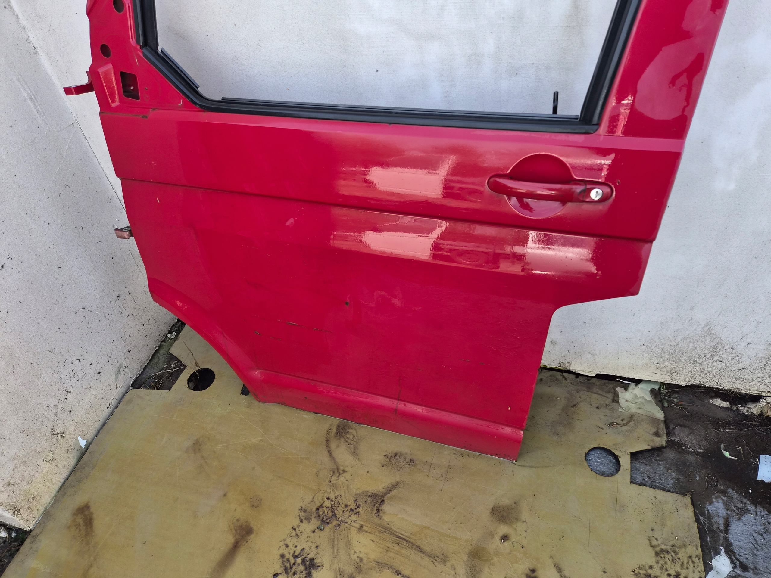door front left VW T5 T5 LIFT front kierowca/ driver´s red