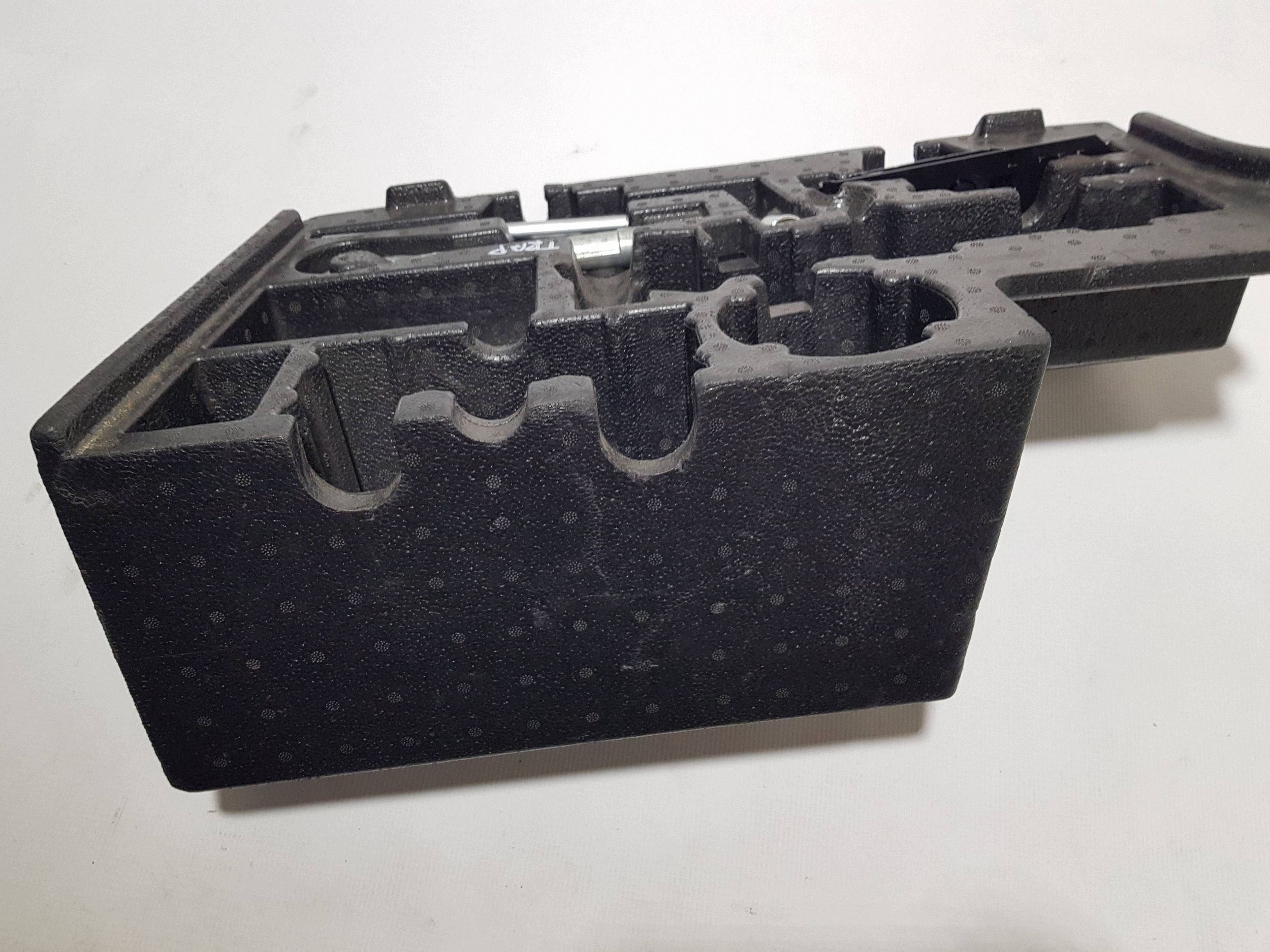 boot floor well polystirene PIANKA MERCEDES W212