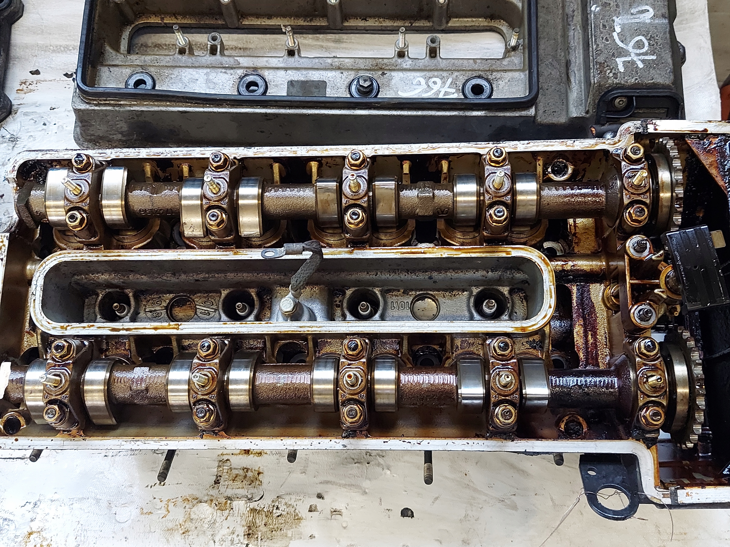 TESTATA BMW E39 740 3.5 V8 1702381