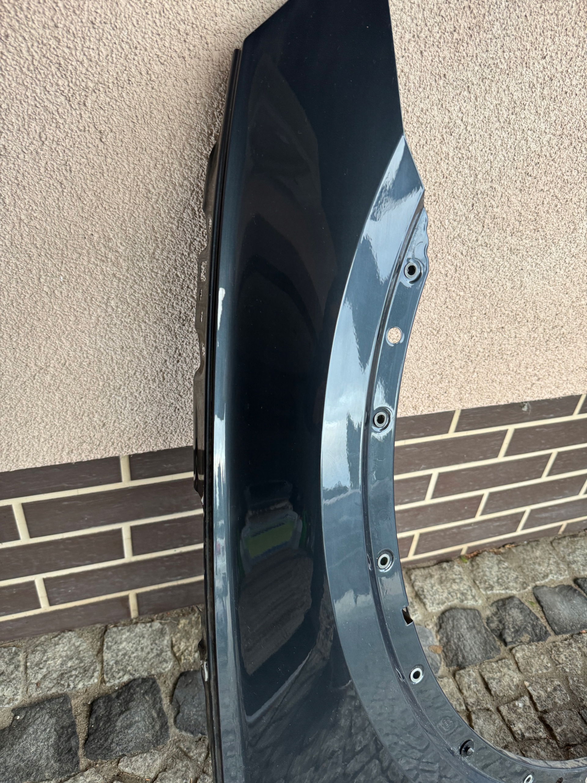 BŁOTNIK PRAWY PRZEDNI PRZÓD AUDI Q5 II 80A Producent części Audi OE