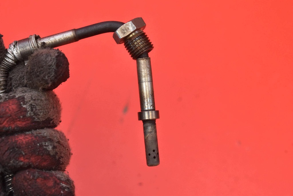 Sensor TEMPERATURY Gase 04L906088DR AUDI A4 B8 2.0 TDI 190 KM LIFT 11-16