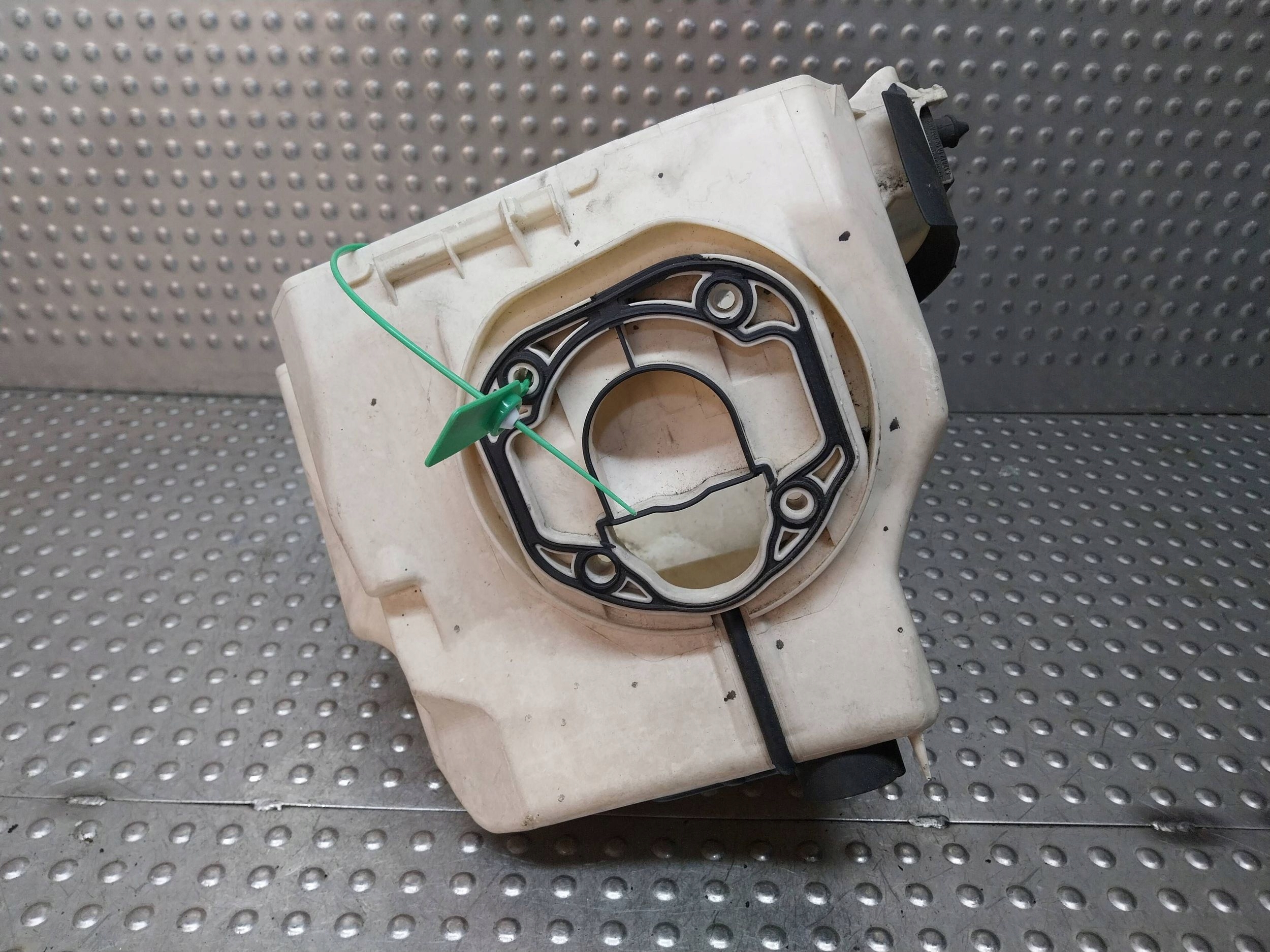 Gehäuse des Sicherungskastens 7544576 BMW 3 E91 E92 E93 3.0i 335i