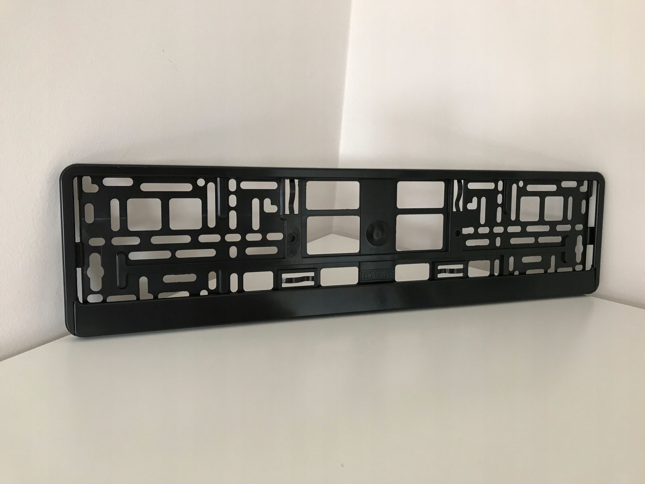 RAMKA TABLICY REJESTRACYJNEJ UE Producent Luxuryskins