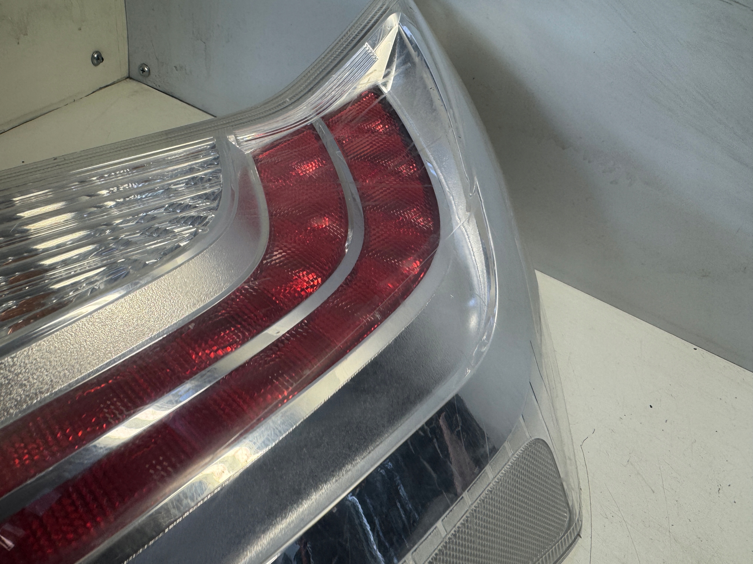 TOYOTA PRIUS III фонарь правый