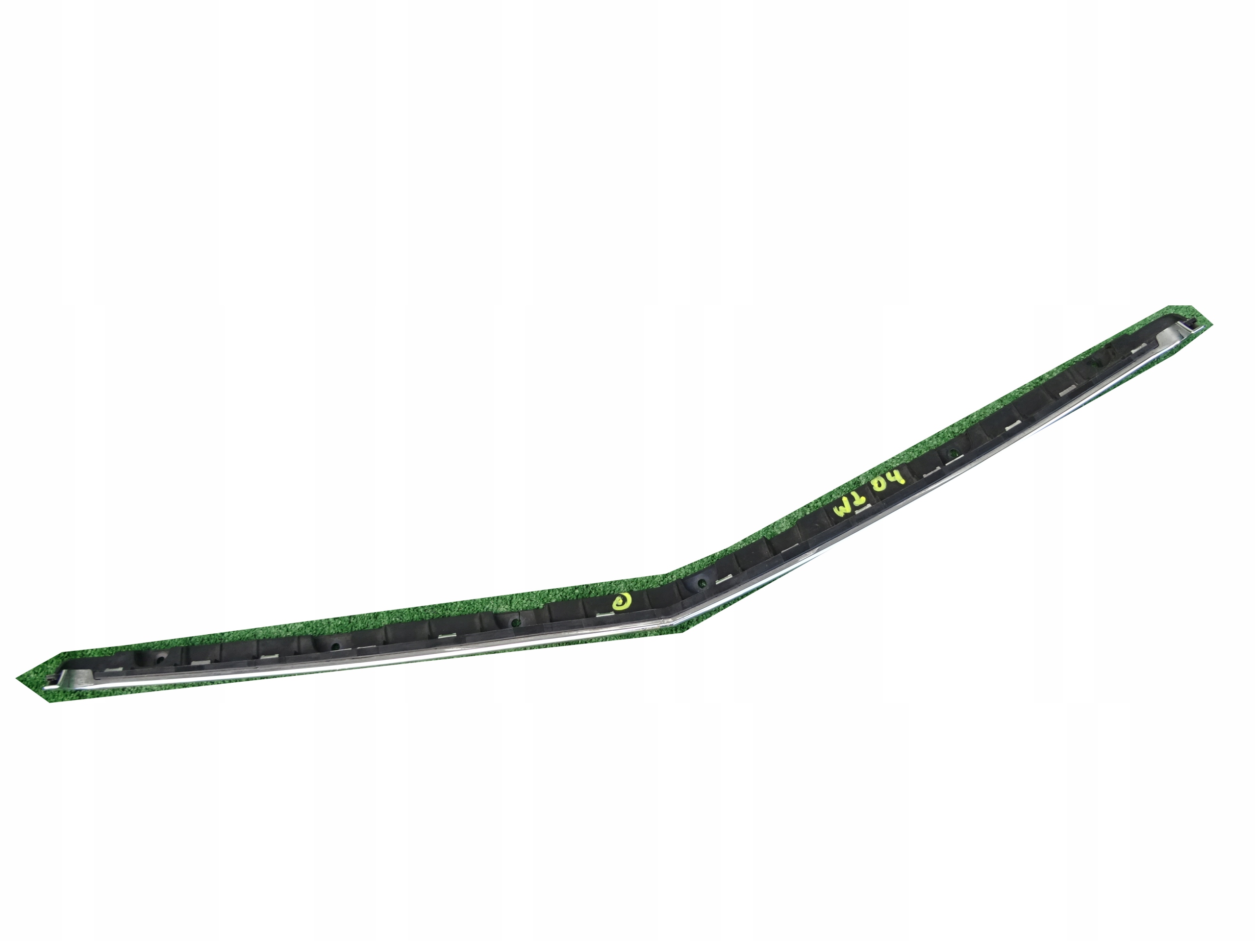 LISTWA CHROM ZDERZAKA MASKI MERCEDES C 63 AMG W204