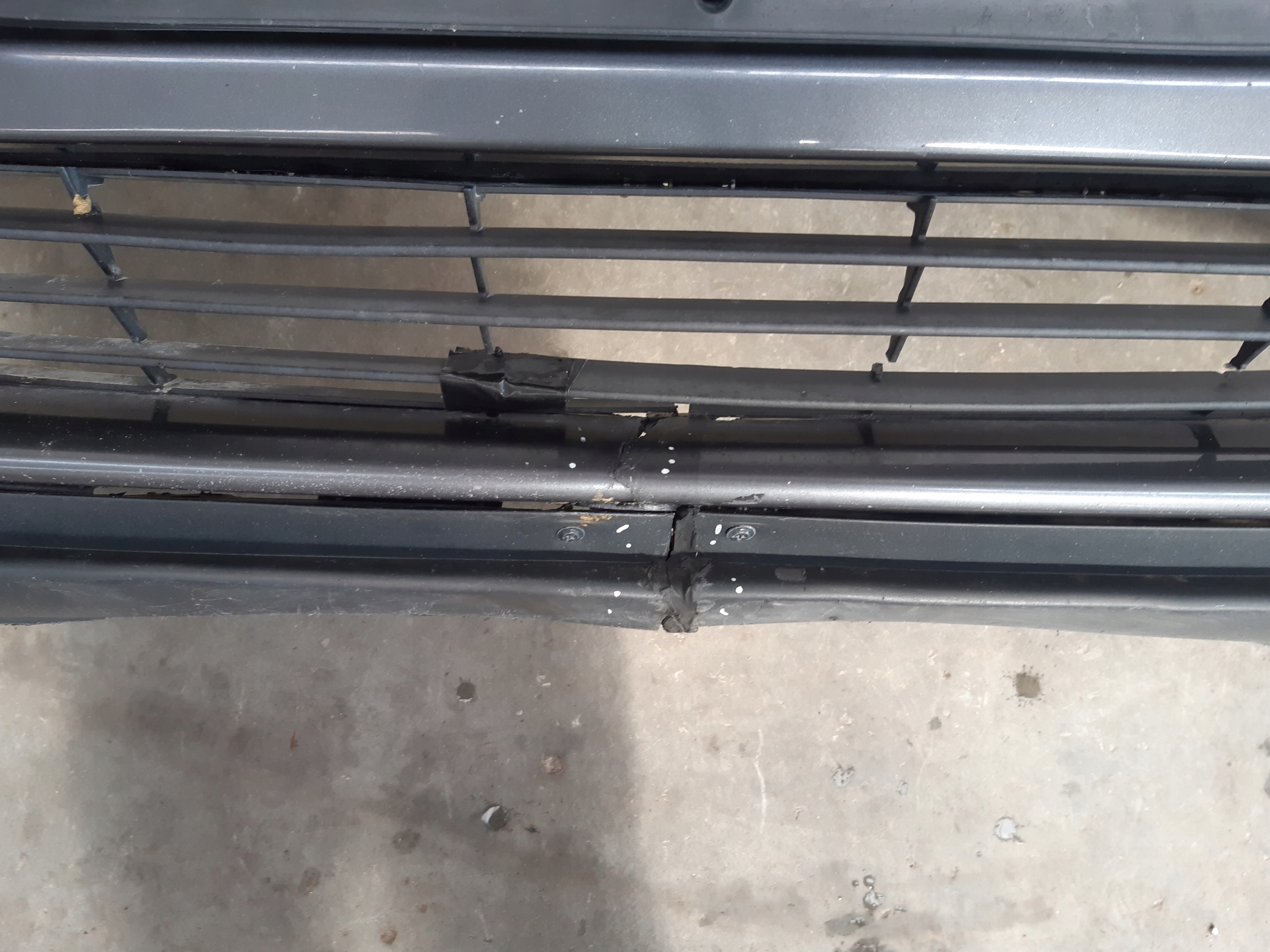 bumper front 1F6 Toyota Avensis T25