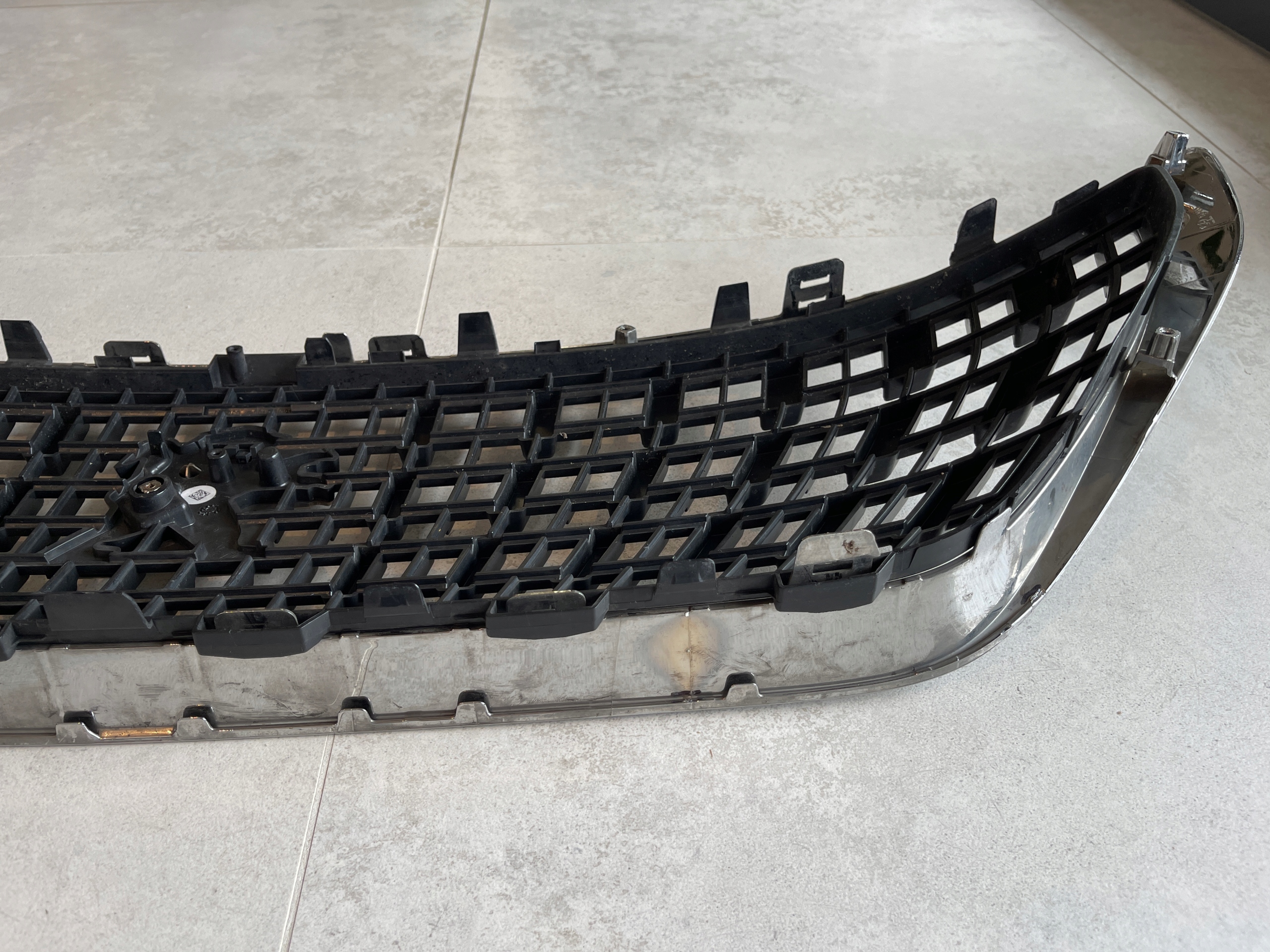 PEUGEOT 3008 II 2 KARTKA GRILL ATRAPA CHŁODNICY CHROM AA37794254 Stan opakowania zastępcze