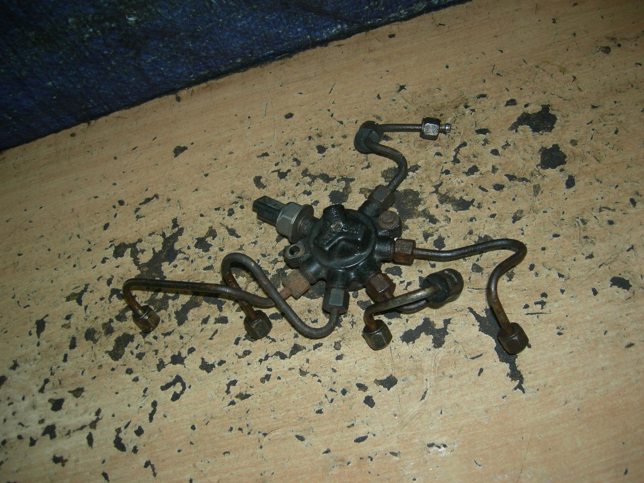 FORD FOCUS MK2 ROZDZIELACZ PALIWA 1.8 TDCI