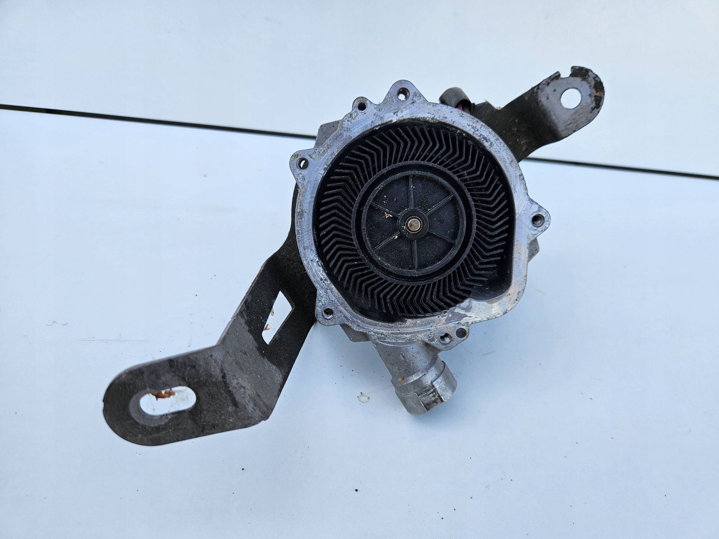 Audi A3 8V 04e959231a pump air wtornego