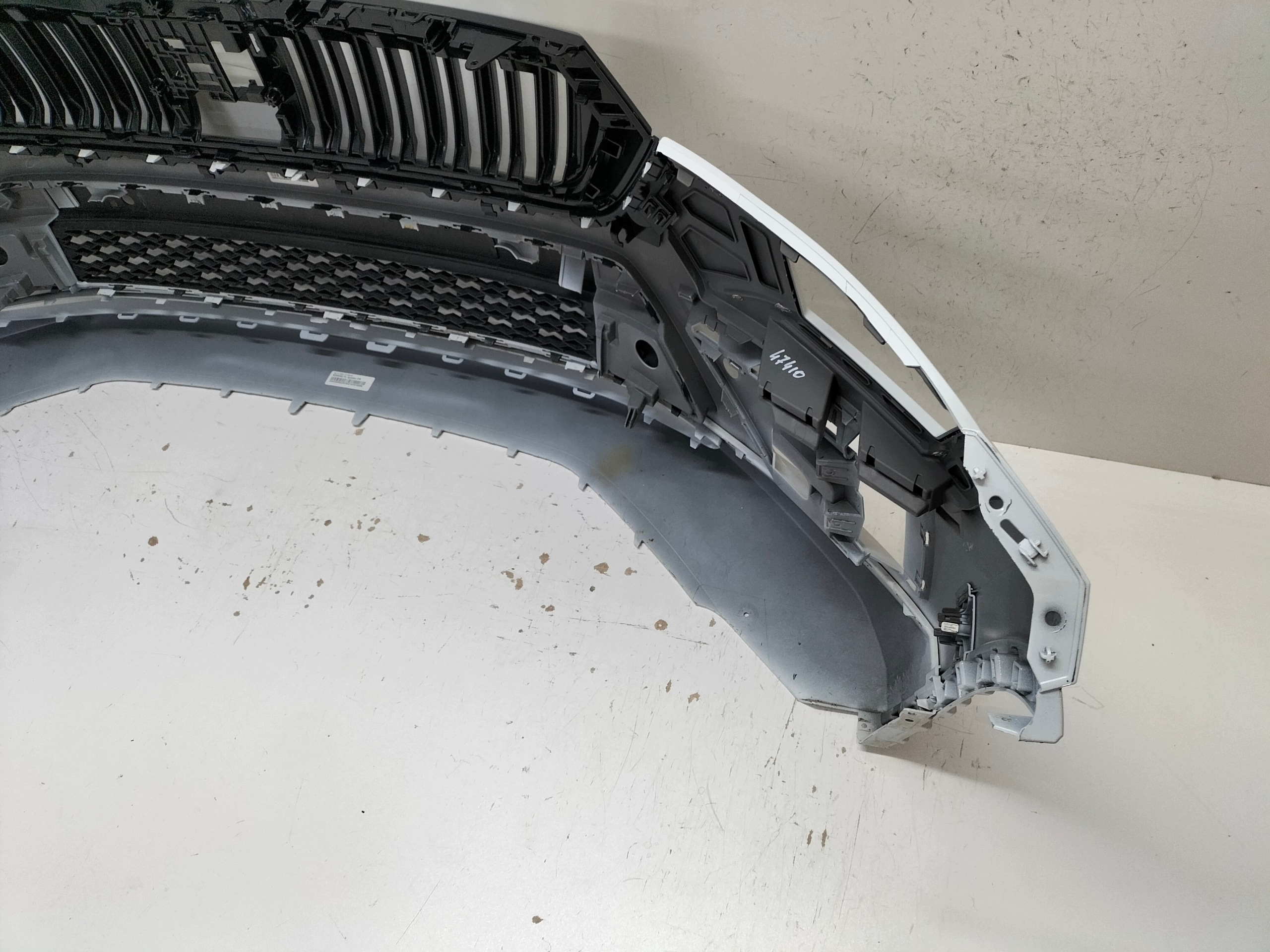 front bumper front SKODA KODIAQ LIFT 21- RS below side PDC z koszykami