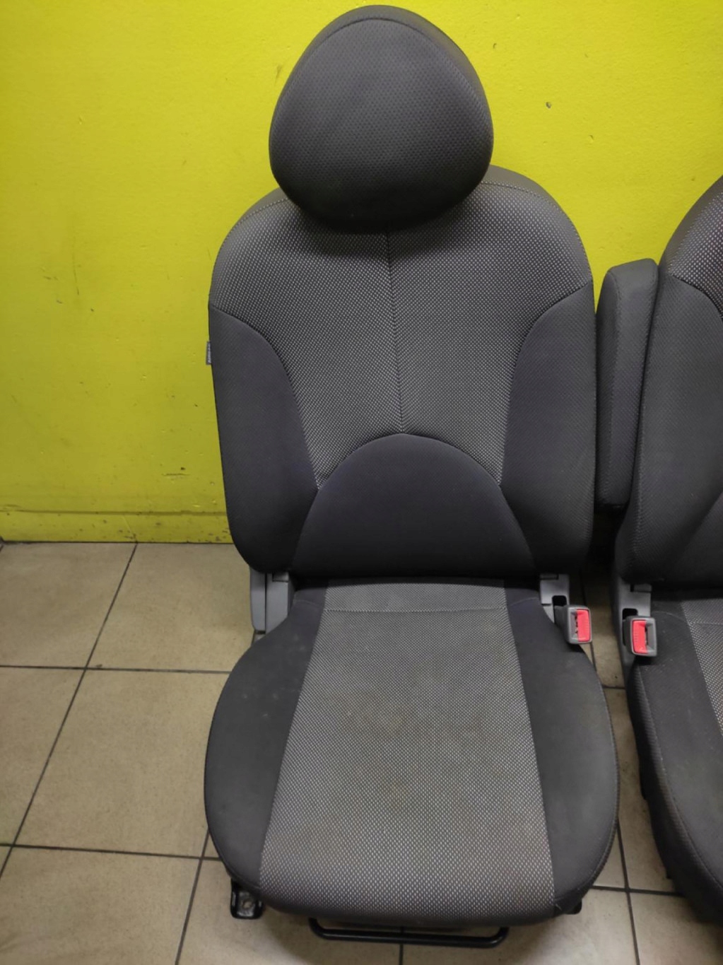 KIA RIO II seats front