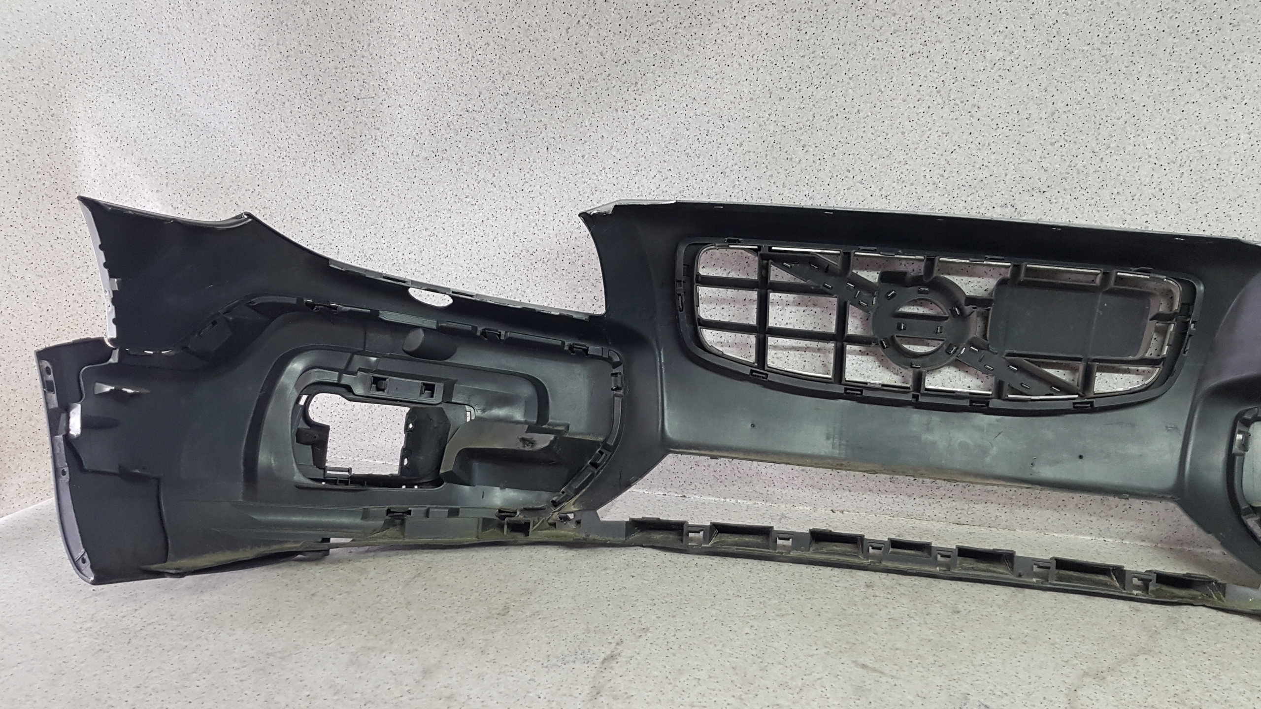 VOLVO XC70 XC 70 LIFT 2007 - bumper front 3261