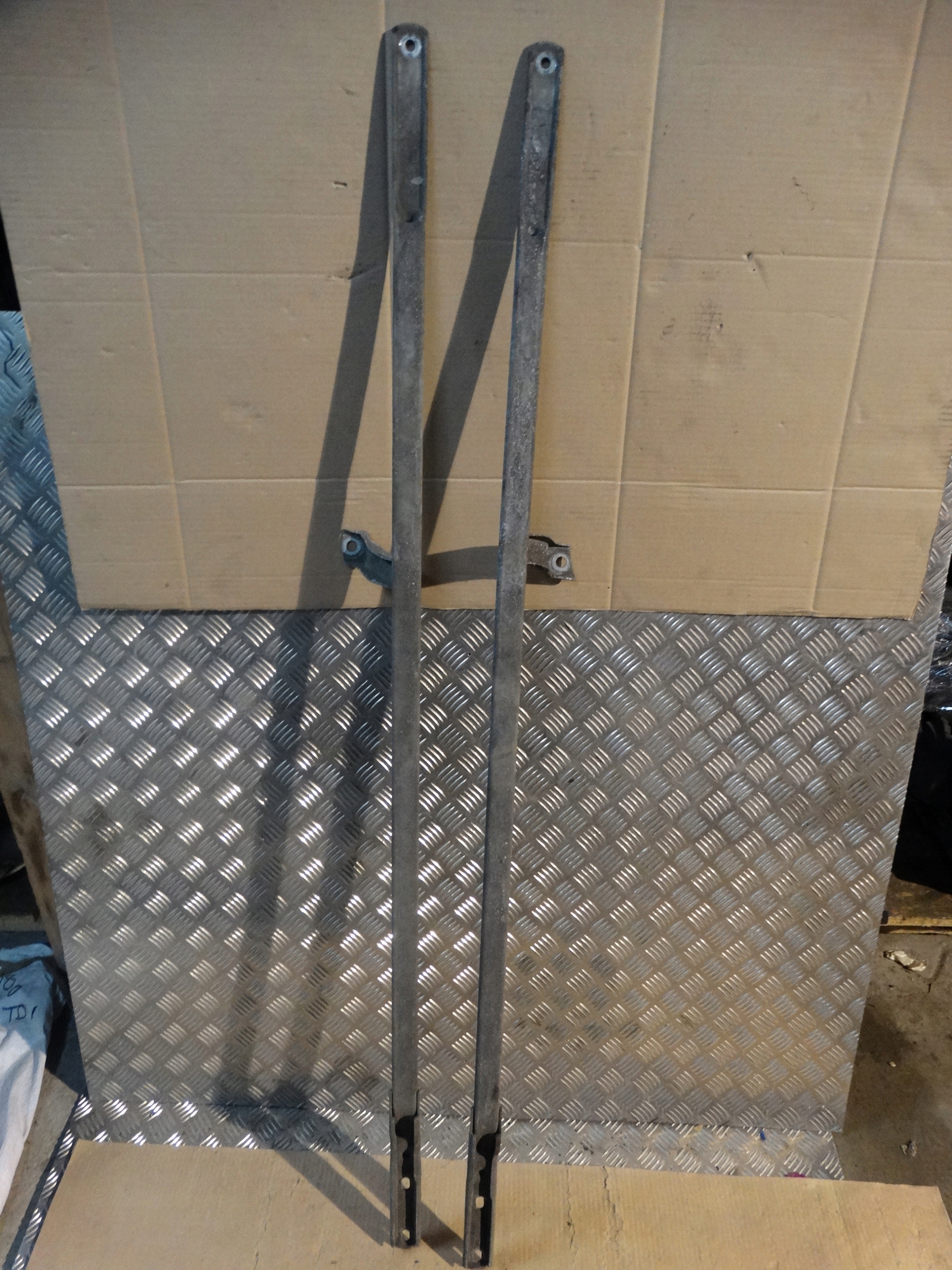 IDEAL brace console left right MERCEDES E63 1