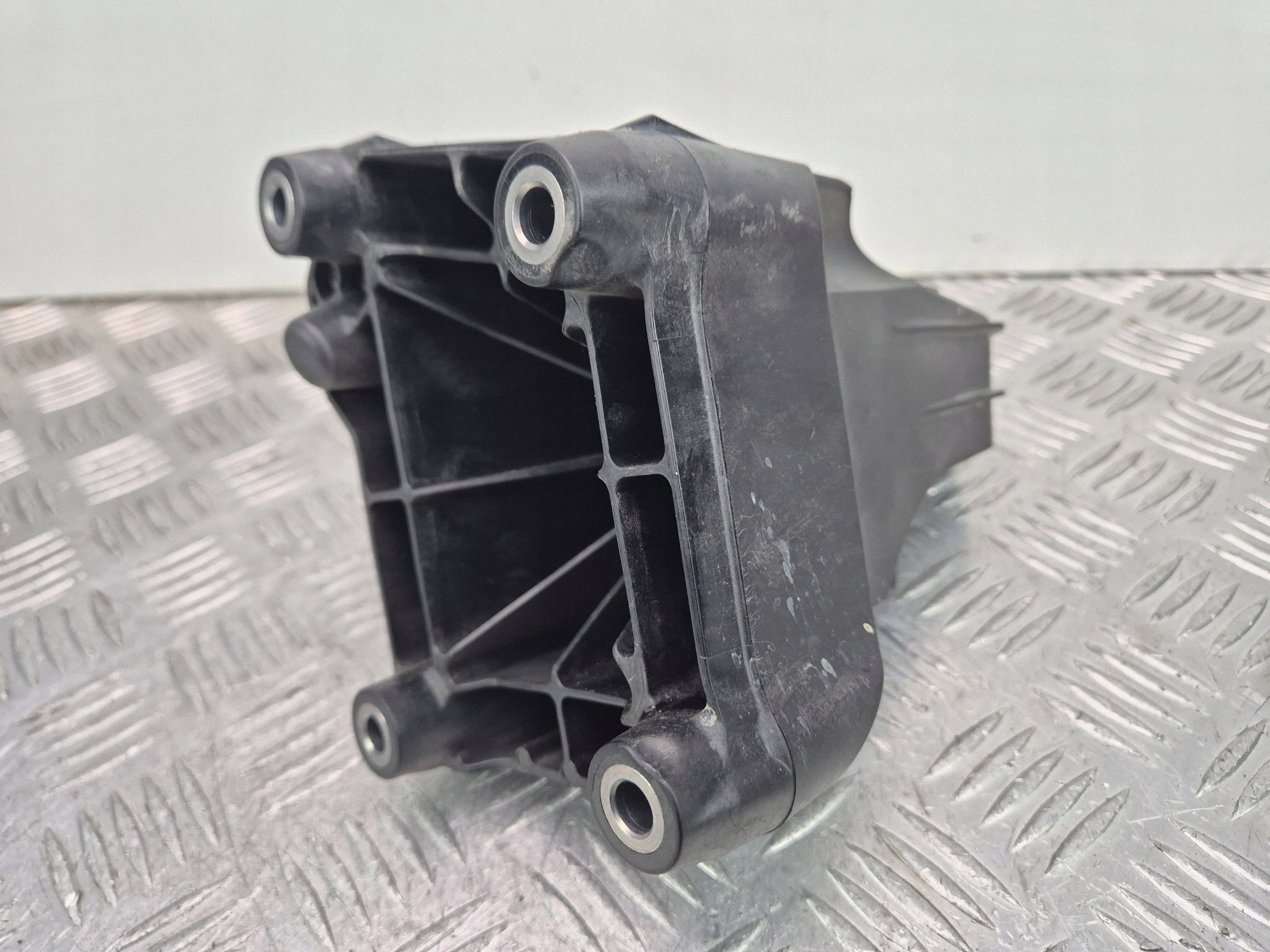 engine mount Mercedes C300 W205 A2642200200 M264.920
