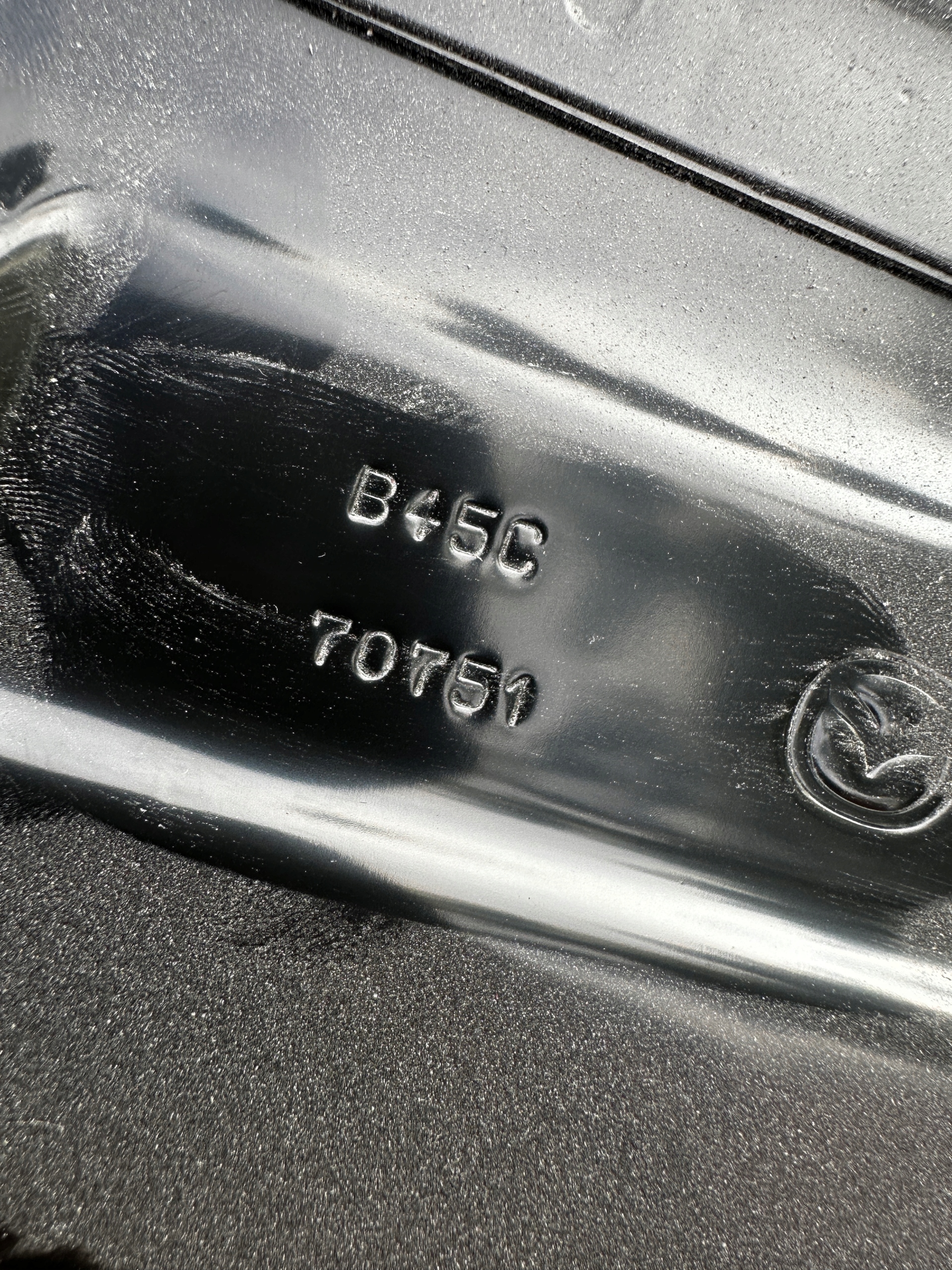 ремень зад mazda 3 III BM BN B45C70751