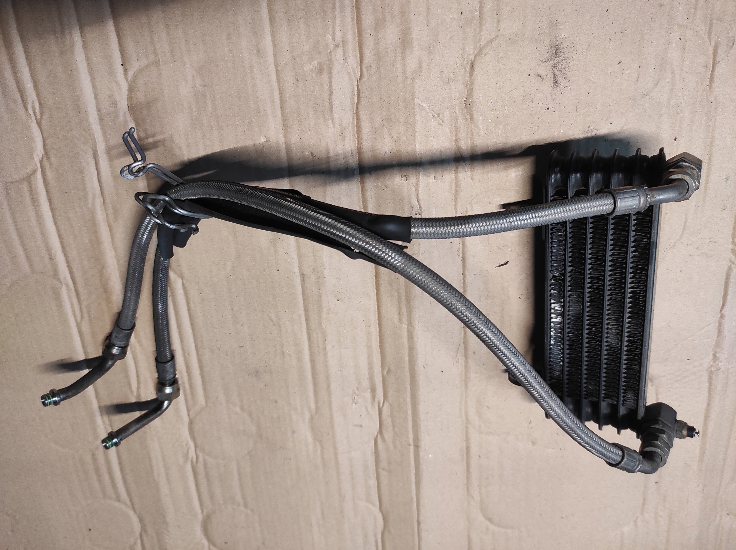 Chłodnica oleju przewody Ducati Hypermotard 1100S