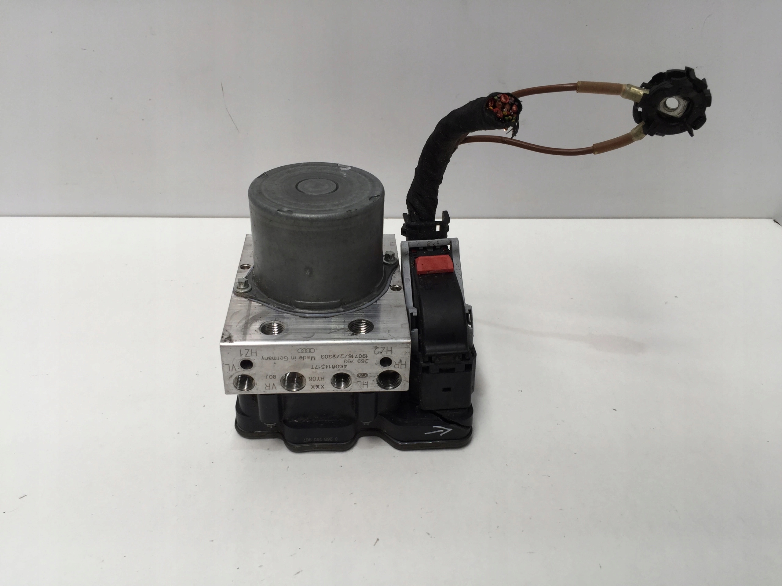 Abs 04. Abs 04. Abs 04. 1j0 927 903 r. Датчик абс скания 4.