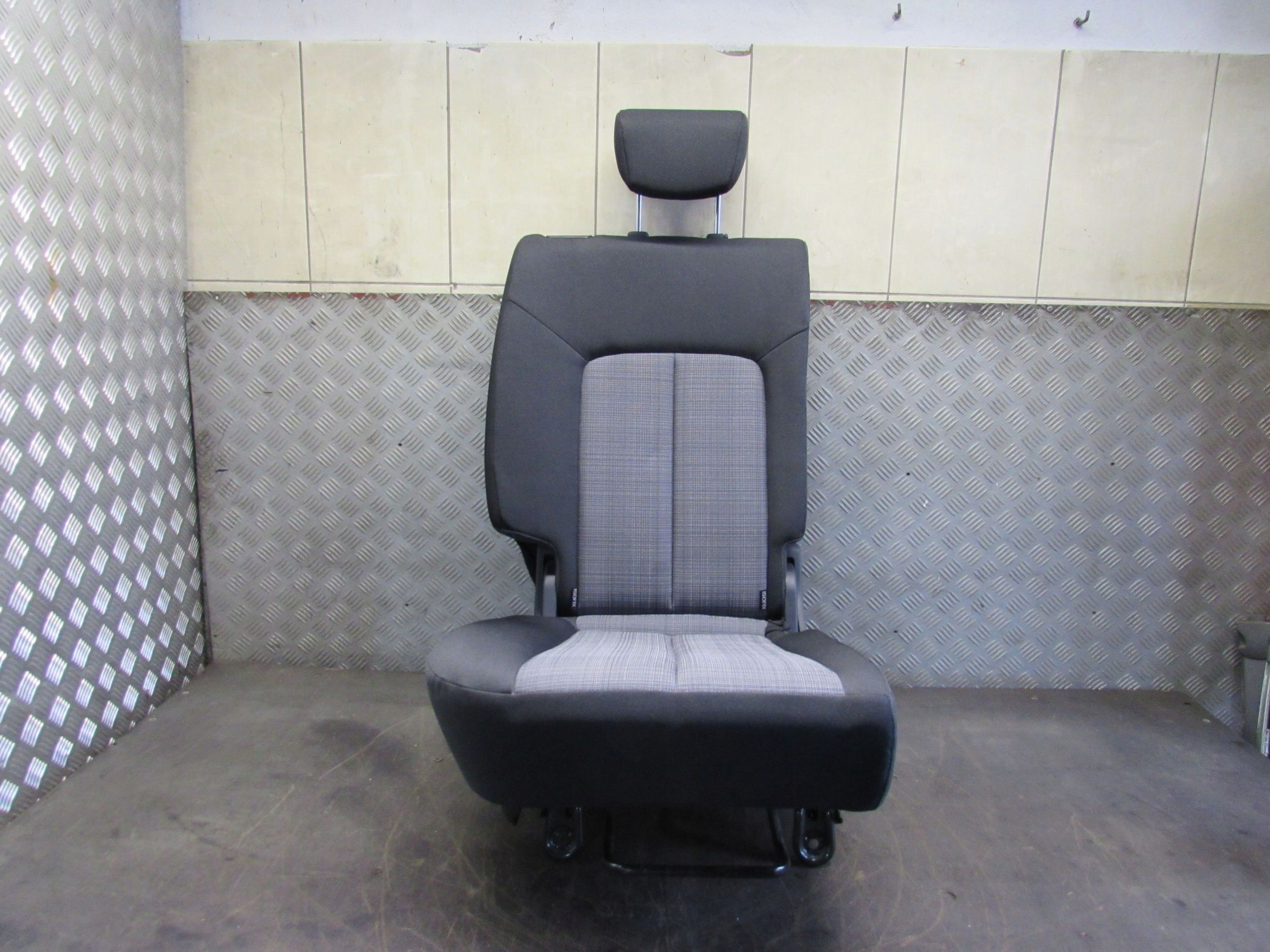 диван зад kia VENGA 09-15