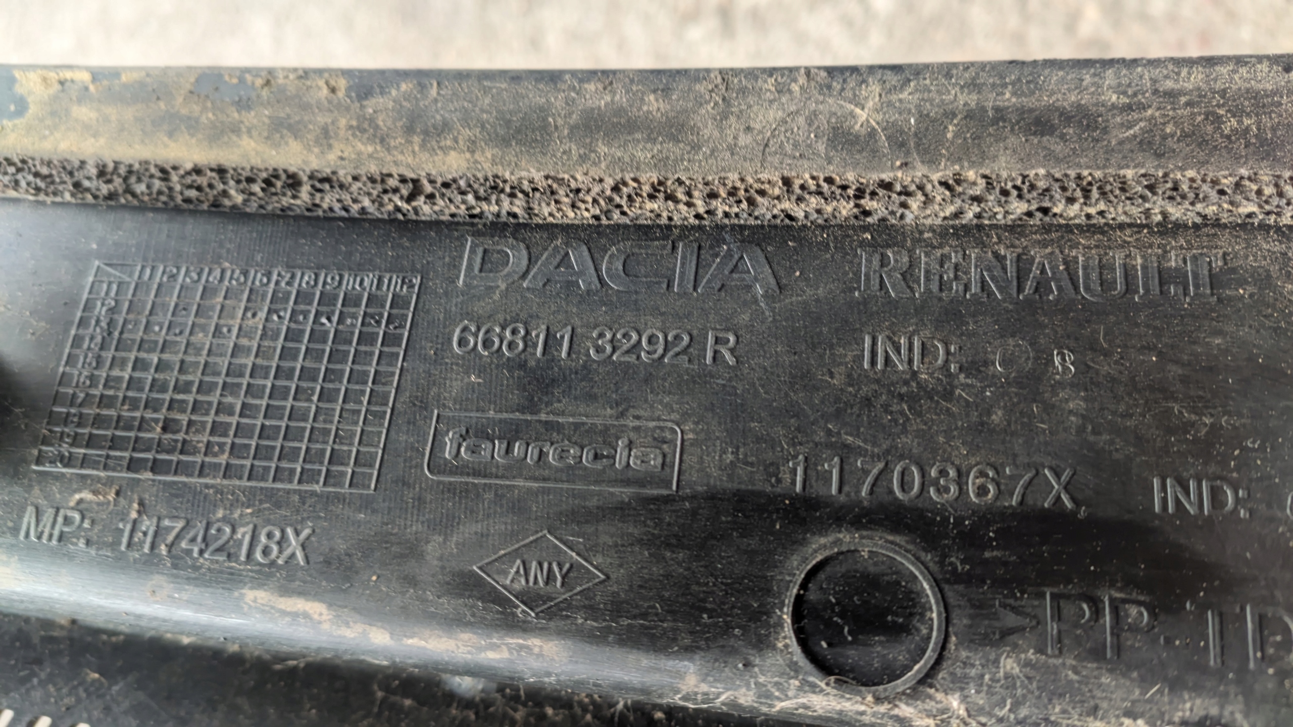 DACIA SANDERO II STEPWAY 1.4B 13R torpedo 668113292R