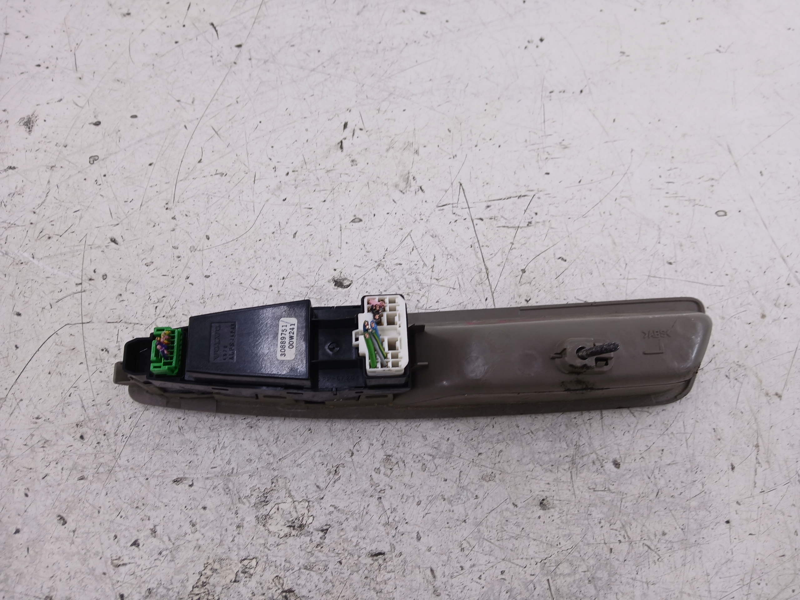 VOLVO V40 S40 a PANEL okna levý předek 30889751